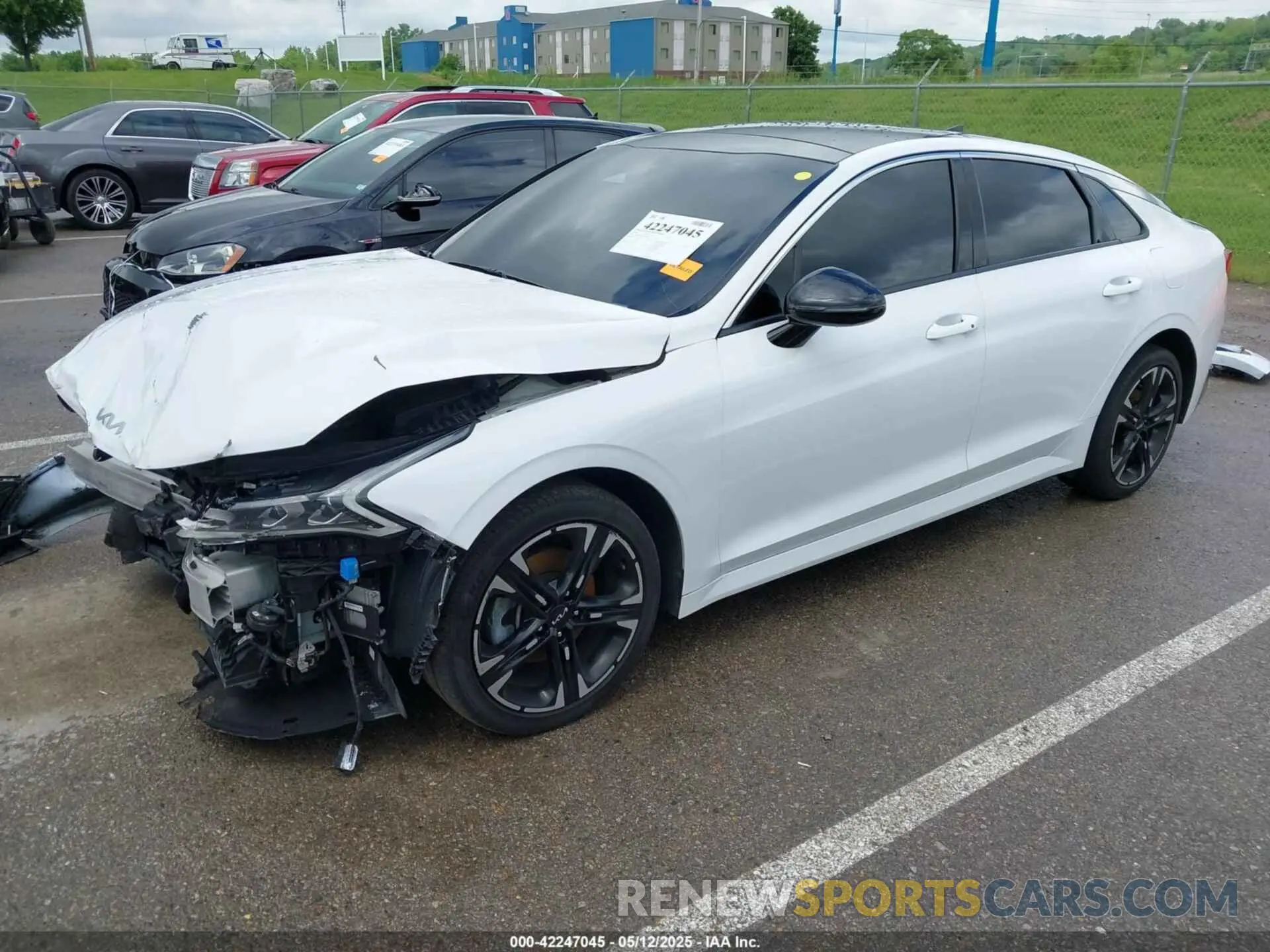 2 Photograph of a damaged car 5XXG64J27RG250383 KIA K5 2024