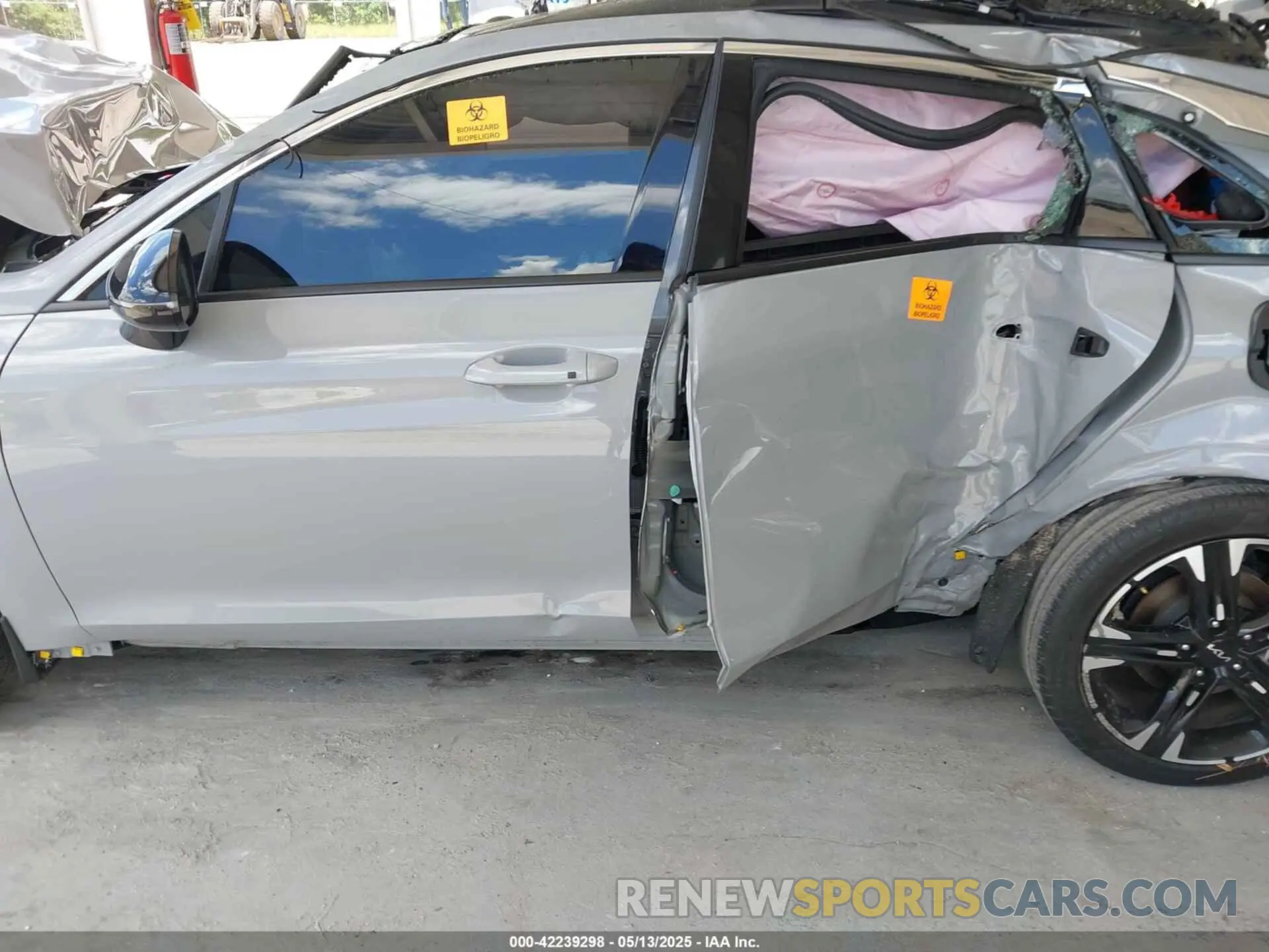 6 Photograph of a damaged car 5XXG64J28RG230692 KIA K5 2024