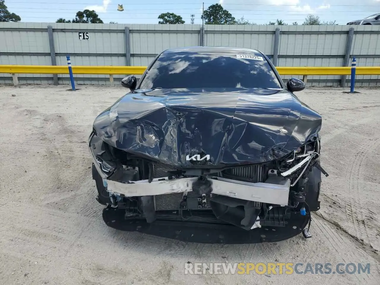 5 Photograph of a damaged car 5XXG64J28RG232460 KIA K5 2024