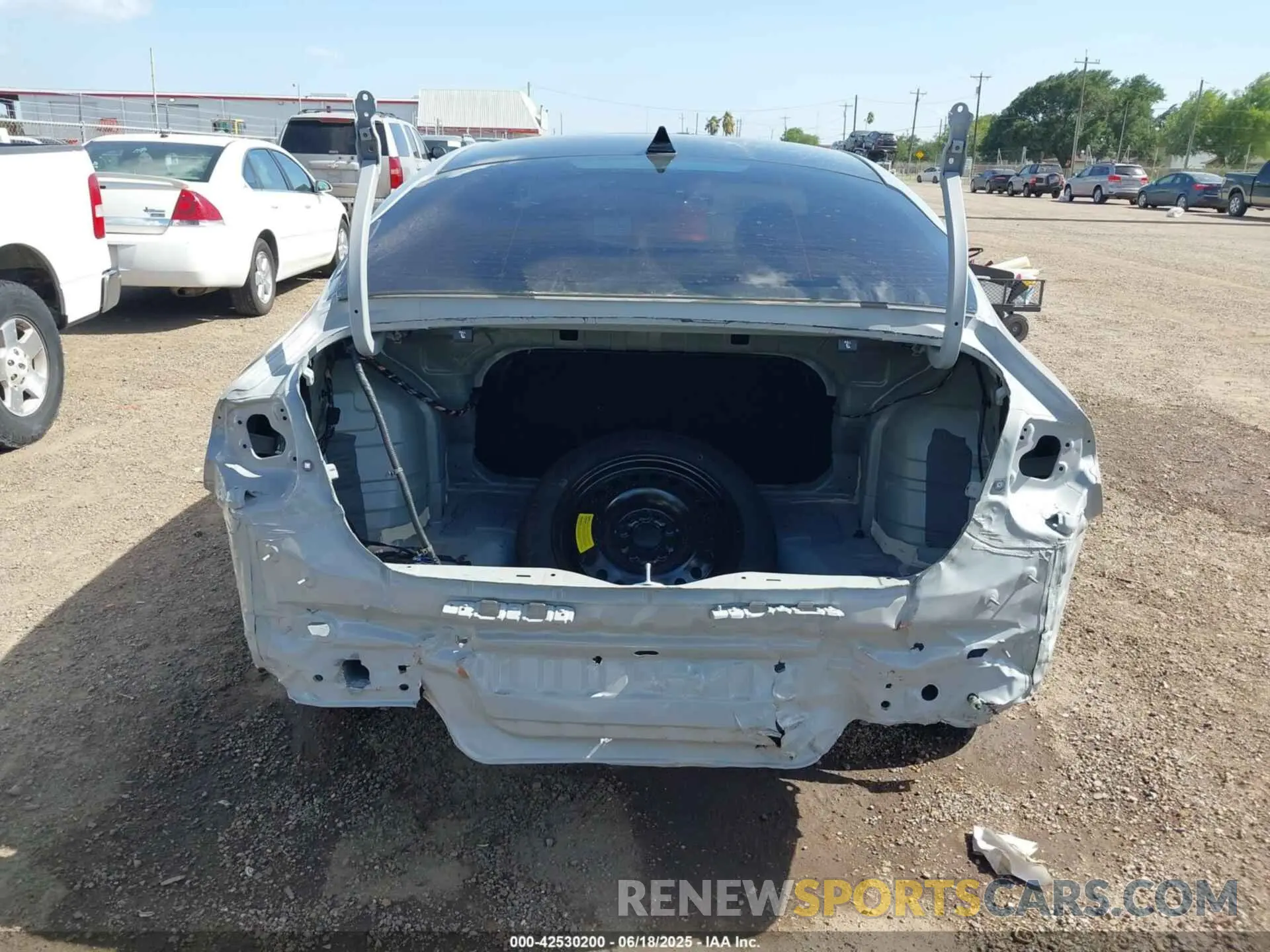 17 Photograph of a damaged car 5XXG64J28RG250263 KIA K5 2024