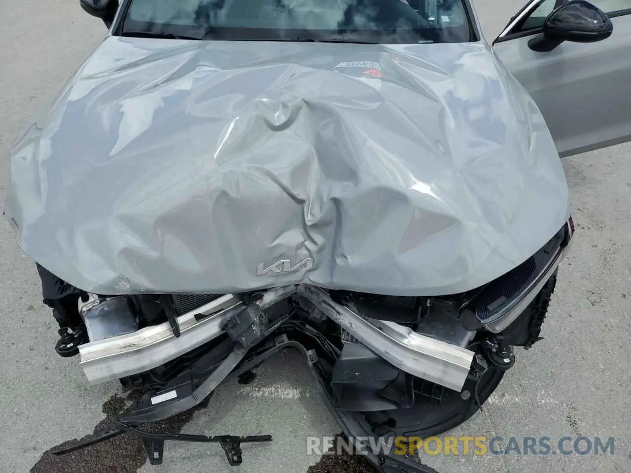 11 Photograph of a damaged car 5XXG64J2XRG229043 KIA K5 2024