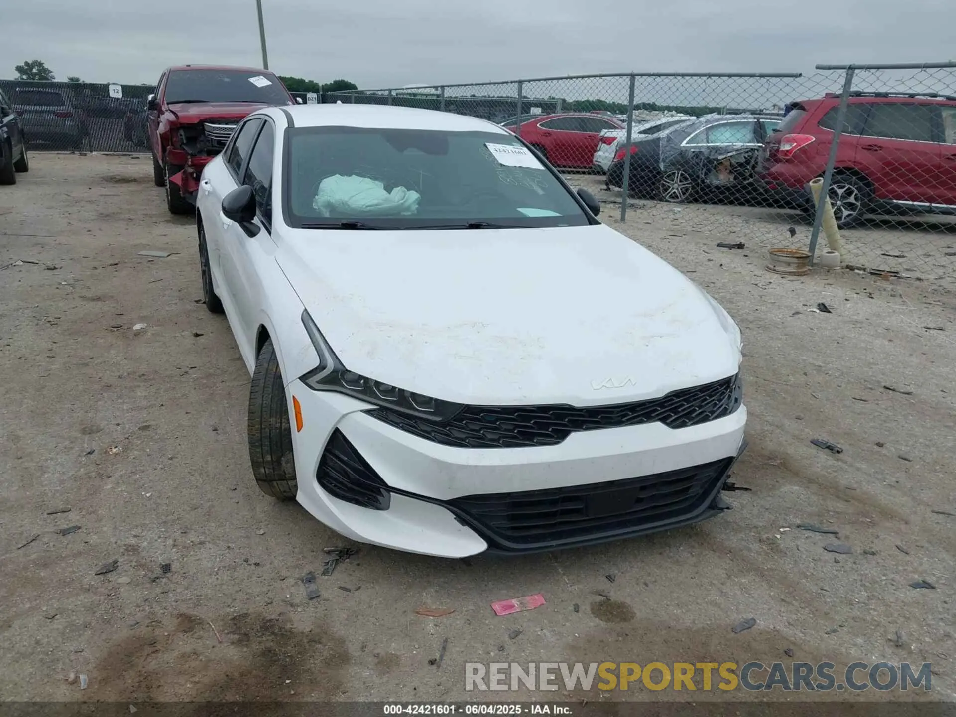 1 Photograph of a damaged car 5XXG64J2XRG242441 KIA K5 2024
