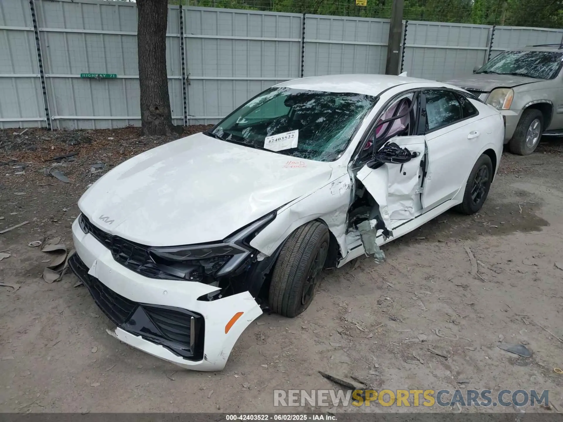 2 Photograph of a damaged car KNAG24J72S5304123 KIA K5 2025