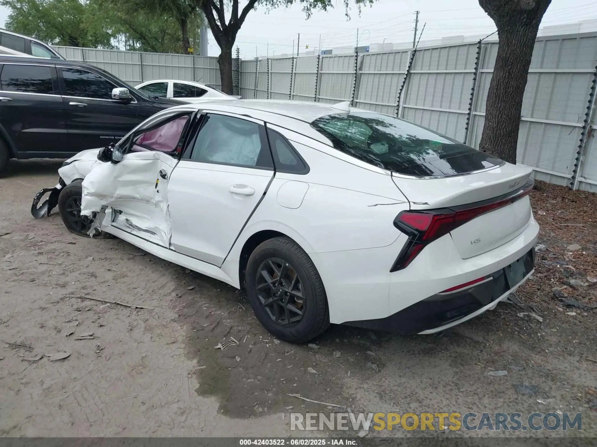 3 Photograph of a damaged car KNAG24J72S5304123 KIA K5 2025