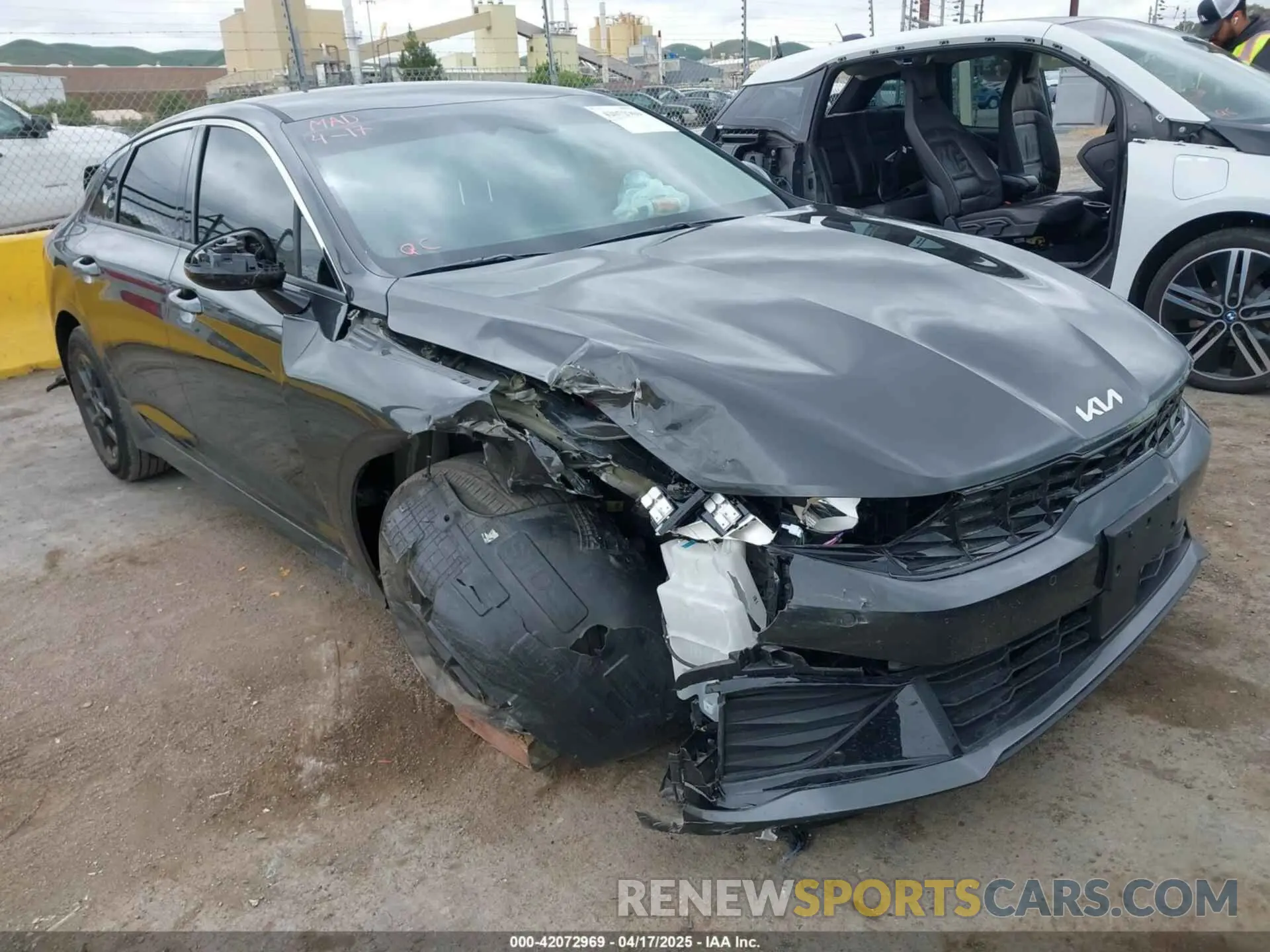 1 Photograph of a damaged car KNAG24J77S5316431 KIA K5 2025