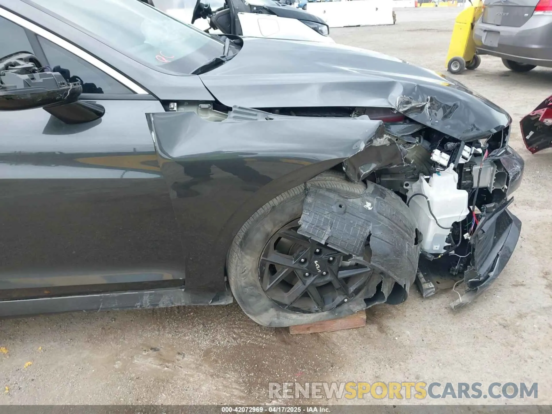 18 Photograph of a damaged car KNAG24J77S5316431 KIA K5 2025