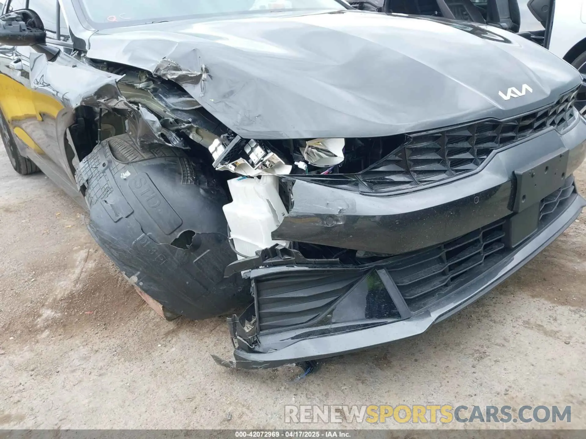6 Photograph of a damaged car KNAG24J77S5316431 KIA K5 2025