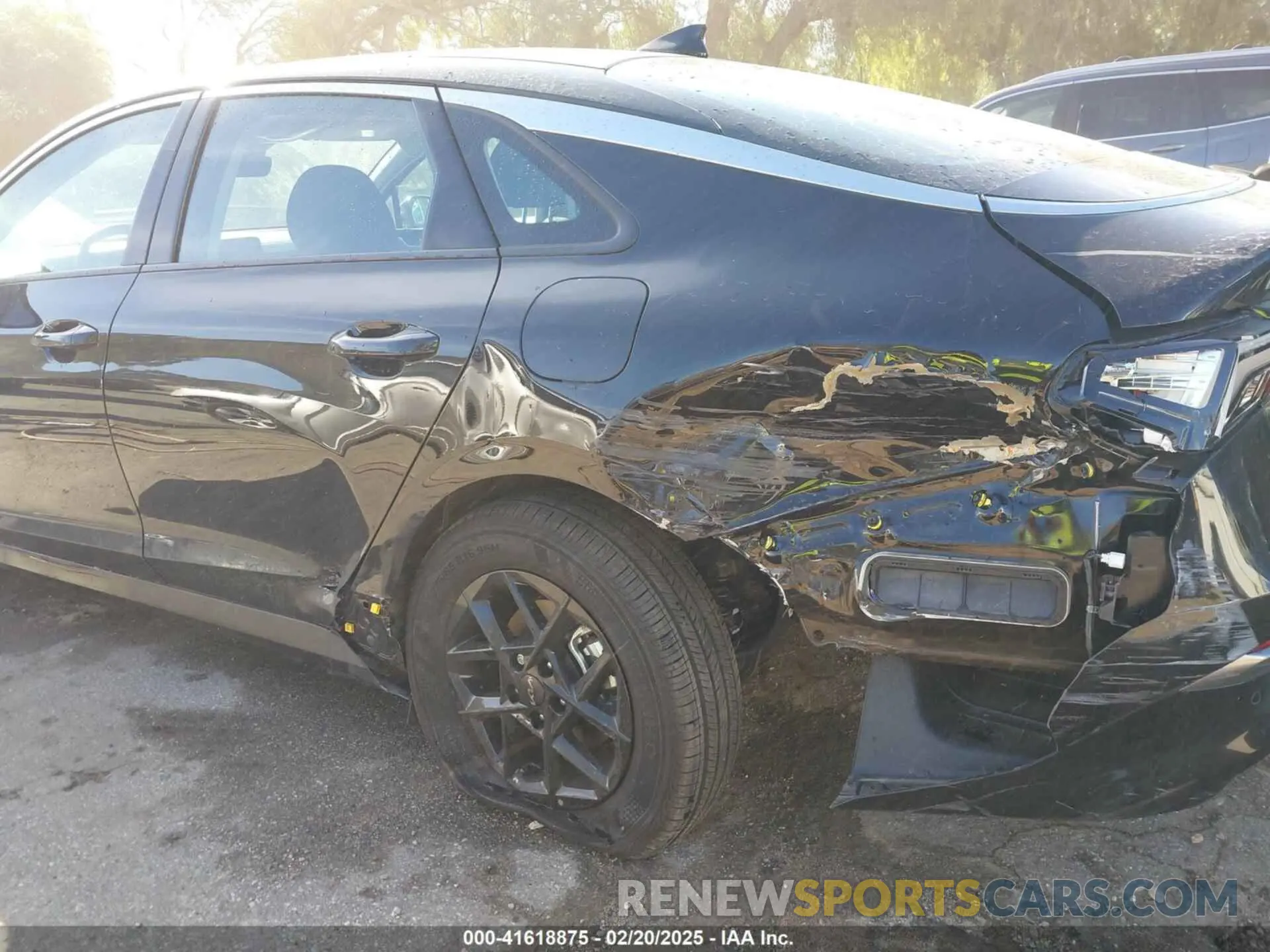 6 Photograph of a damaged car KNAG24J7XS5291850 KIA K5 2025