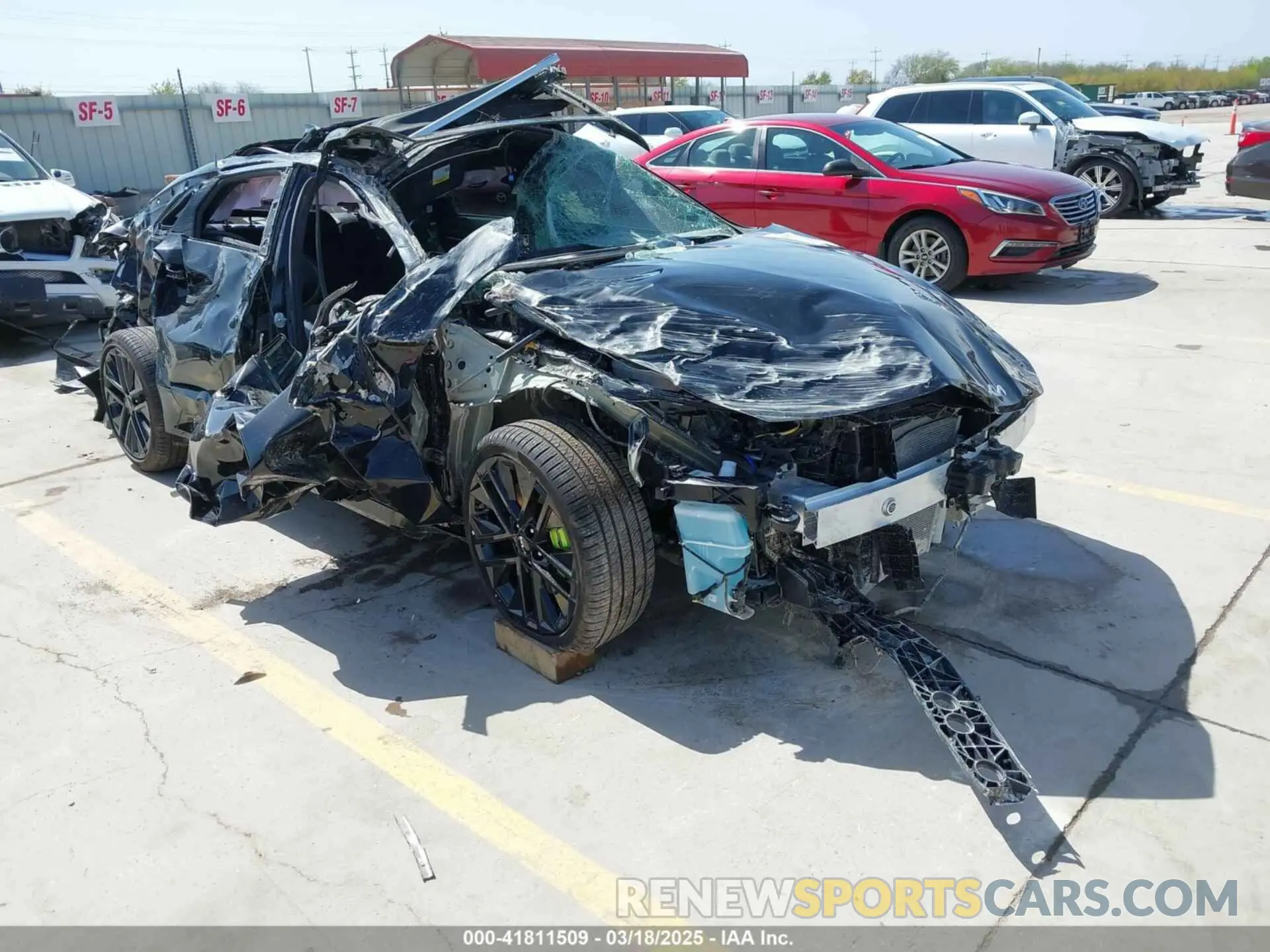 1 Photograph of a damaged car KNAG44J82S5317781 KIA K5 2025