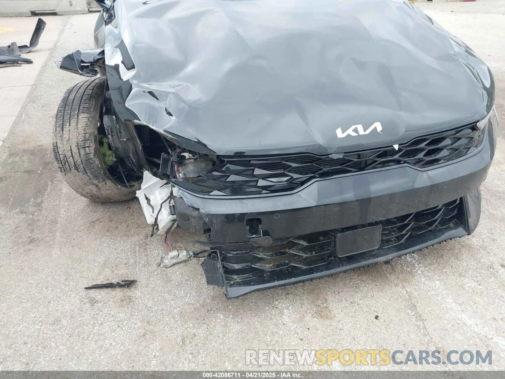 6 Photograph of a damaged car KNAG44J83S5341295 KIA K5 2025