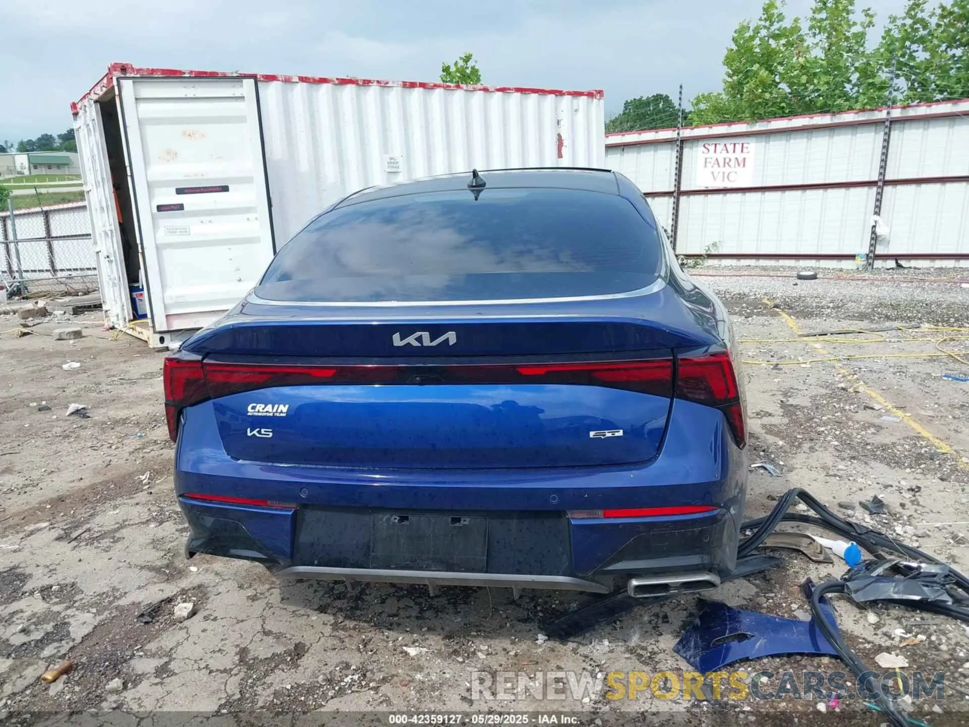16 Photograph of a damaged car KNAG44J85S5334140 KIA K5 2025