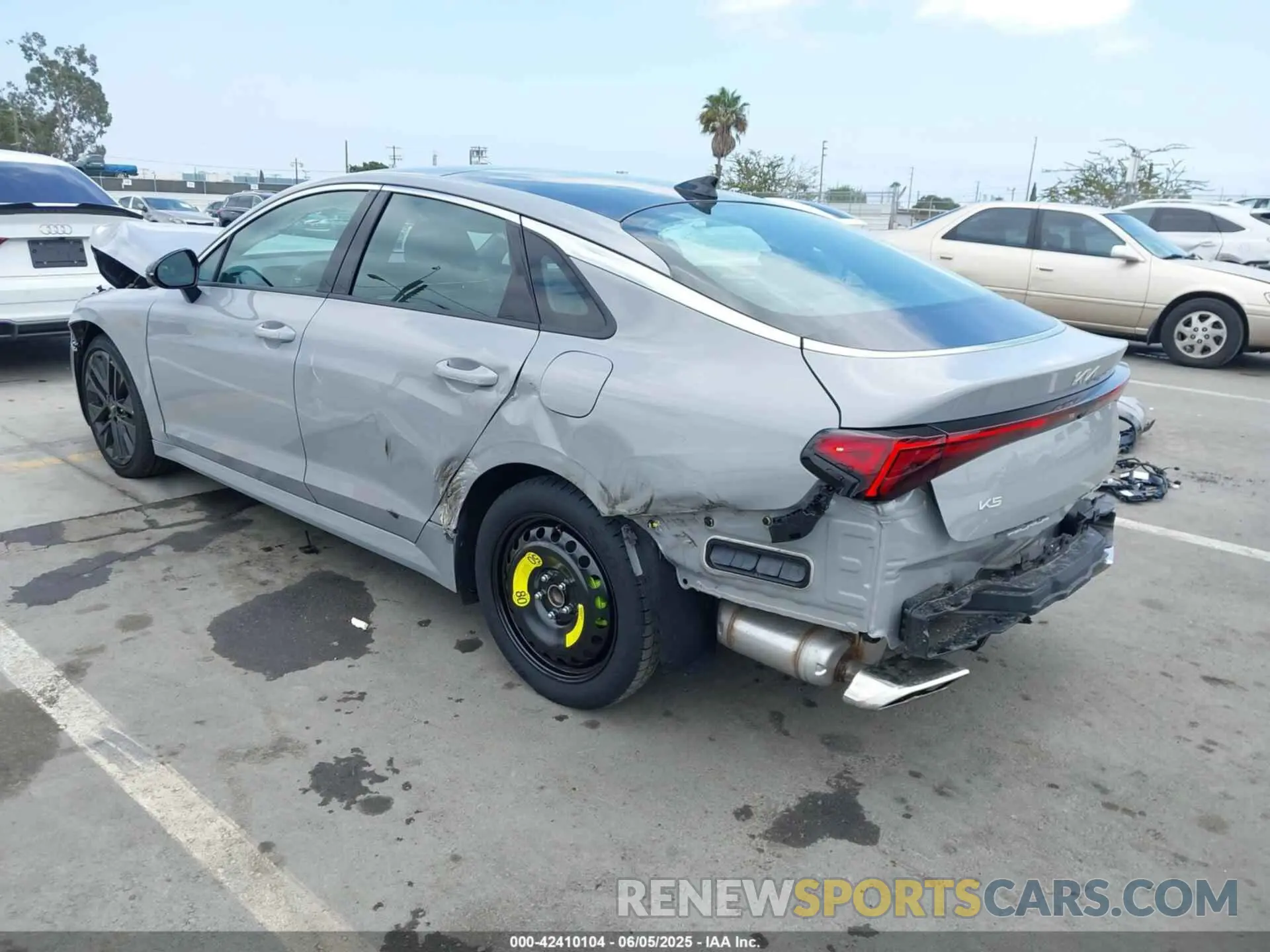3 Photograph of a damaged car KNAG44J87S5365552 KIA K5 2025