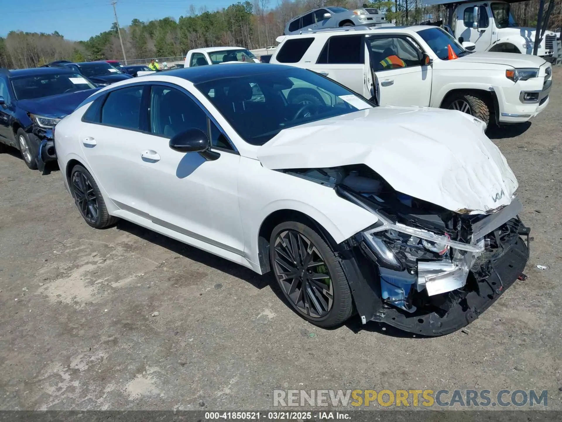 1 Photograph of a damaged car KNAG44J8XS5298798 KIA K5 2025