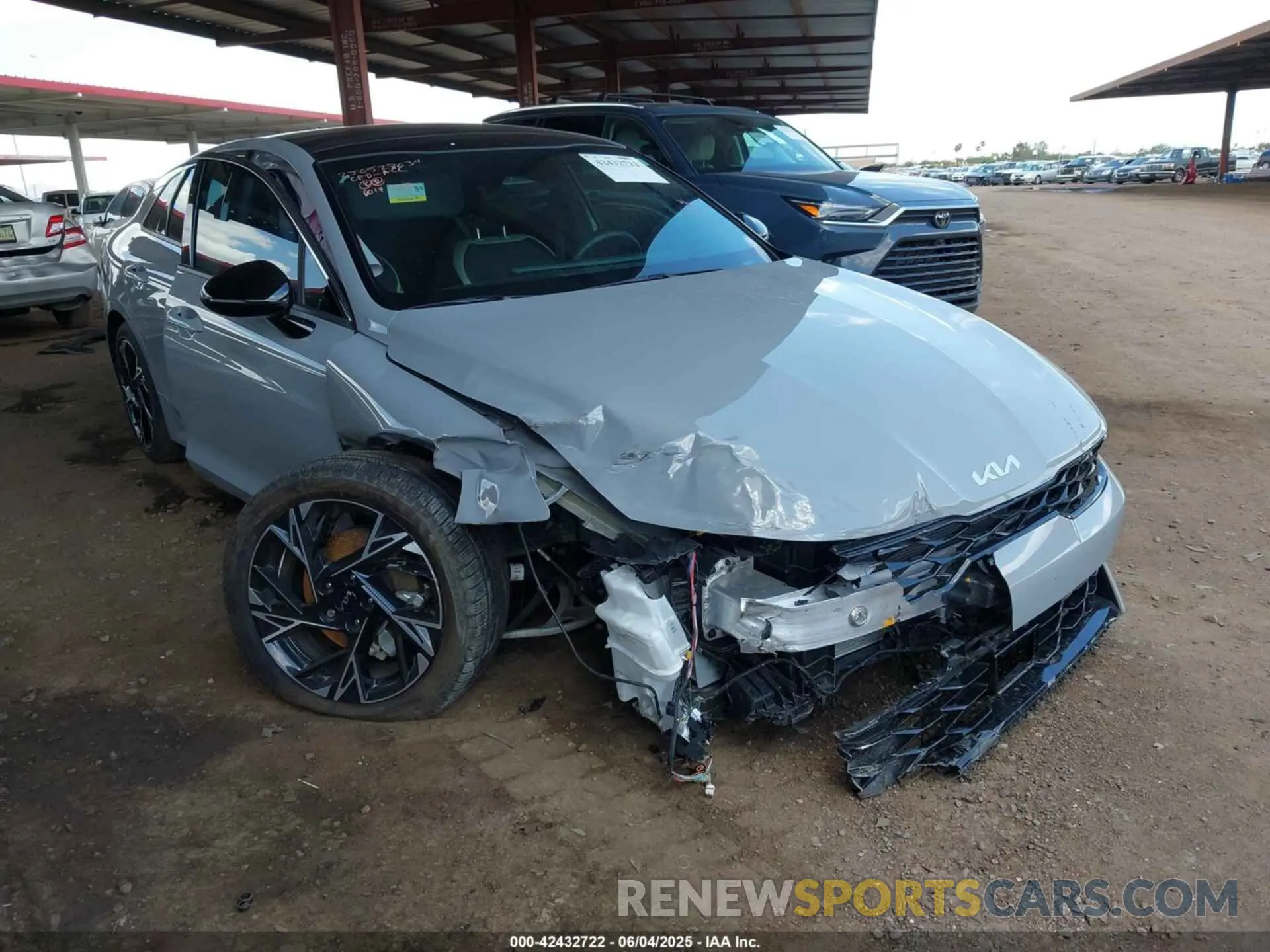 1 Photograph of a damaged car KNAG64J70S5278903 KIA K5 2025