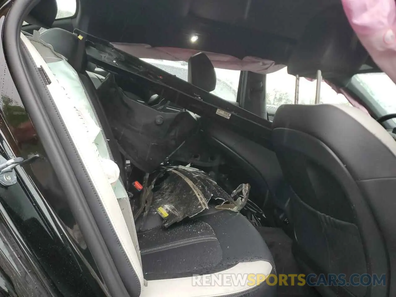 10 Photograph of a damaged car KNAG64J70S5285267 KIA K5 2025
