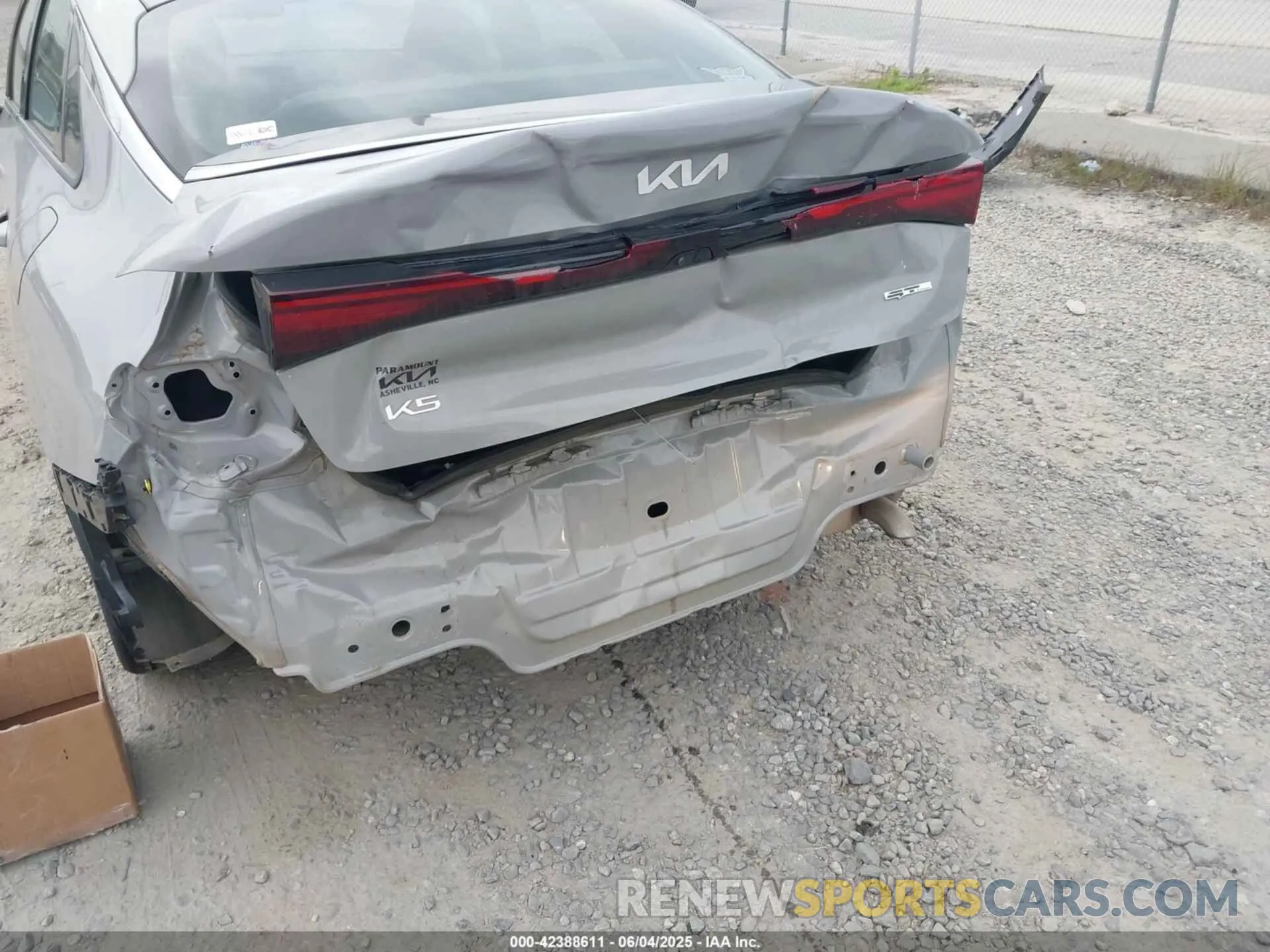 6 Photograph of a damaged car KNAG64J71S5269966 KIA K5 2025