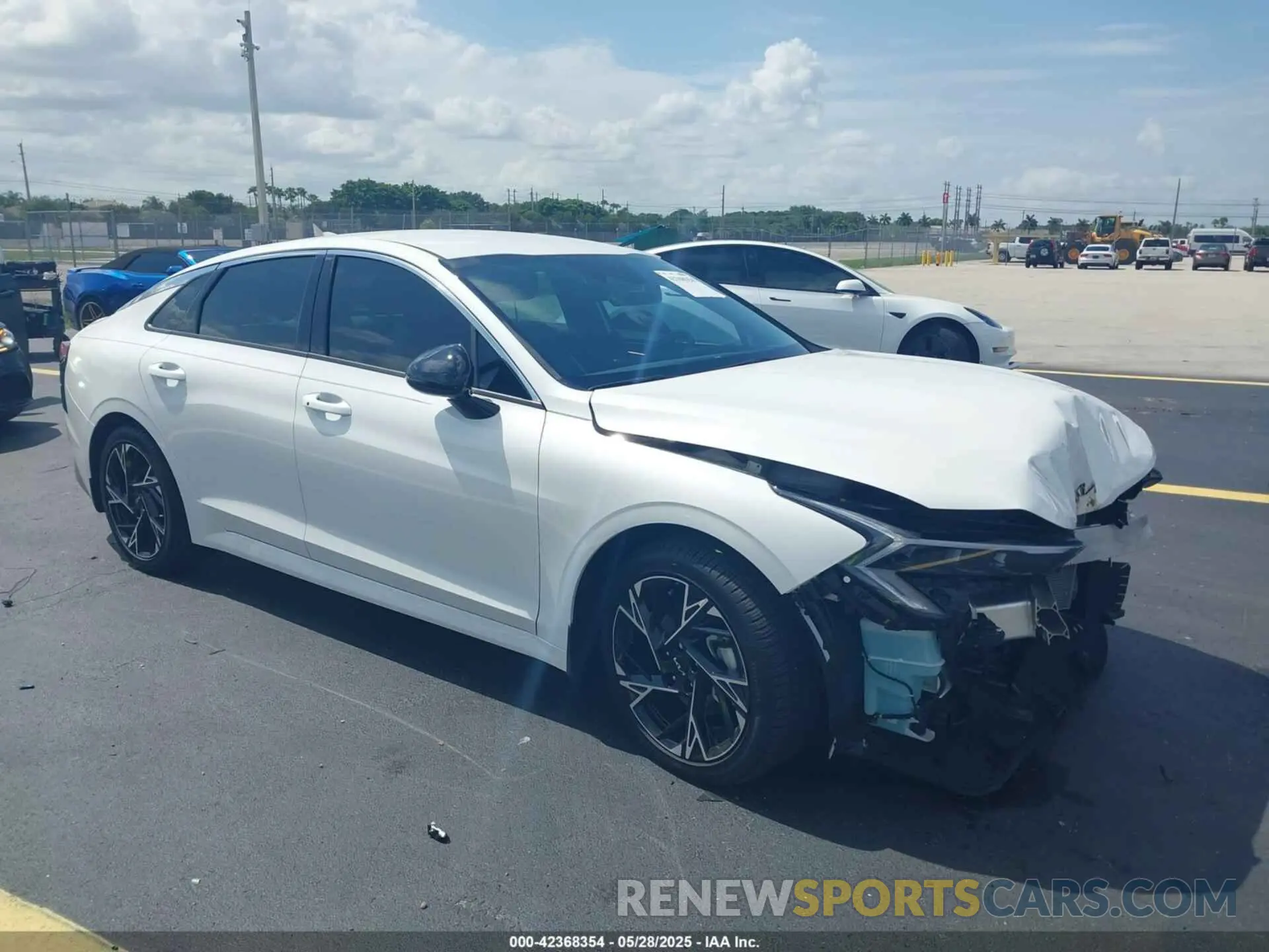 1 Photograph of a damaged car KNAG64J71S5306725 KIA K5 2025