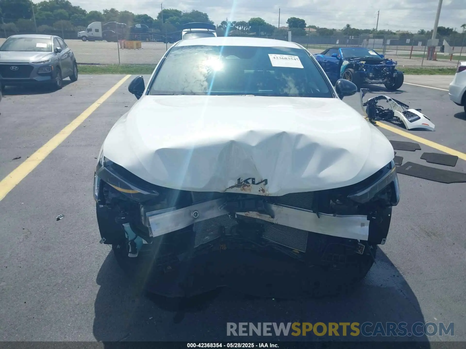 6 Photograph of a damaged car KNAG64J71S5306725 KIA K5 2025