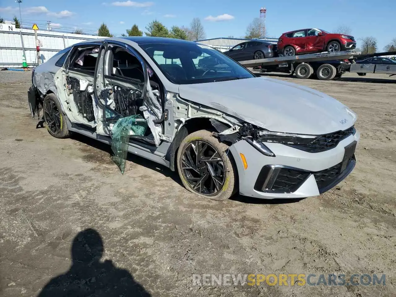 4 Photograph of a damaged car KNAG64J72S5292415 KIA K5 2025