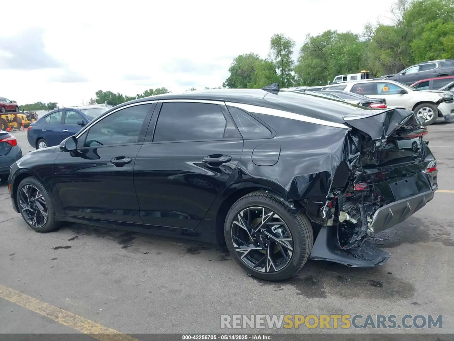 14 Photograph of a damaged car KNAG64J72S5335635 KIA K5 2025