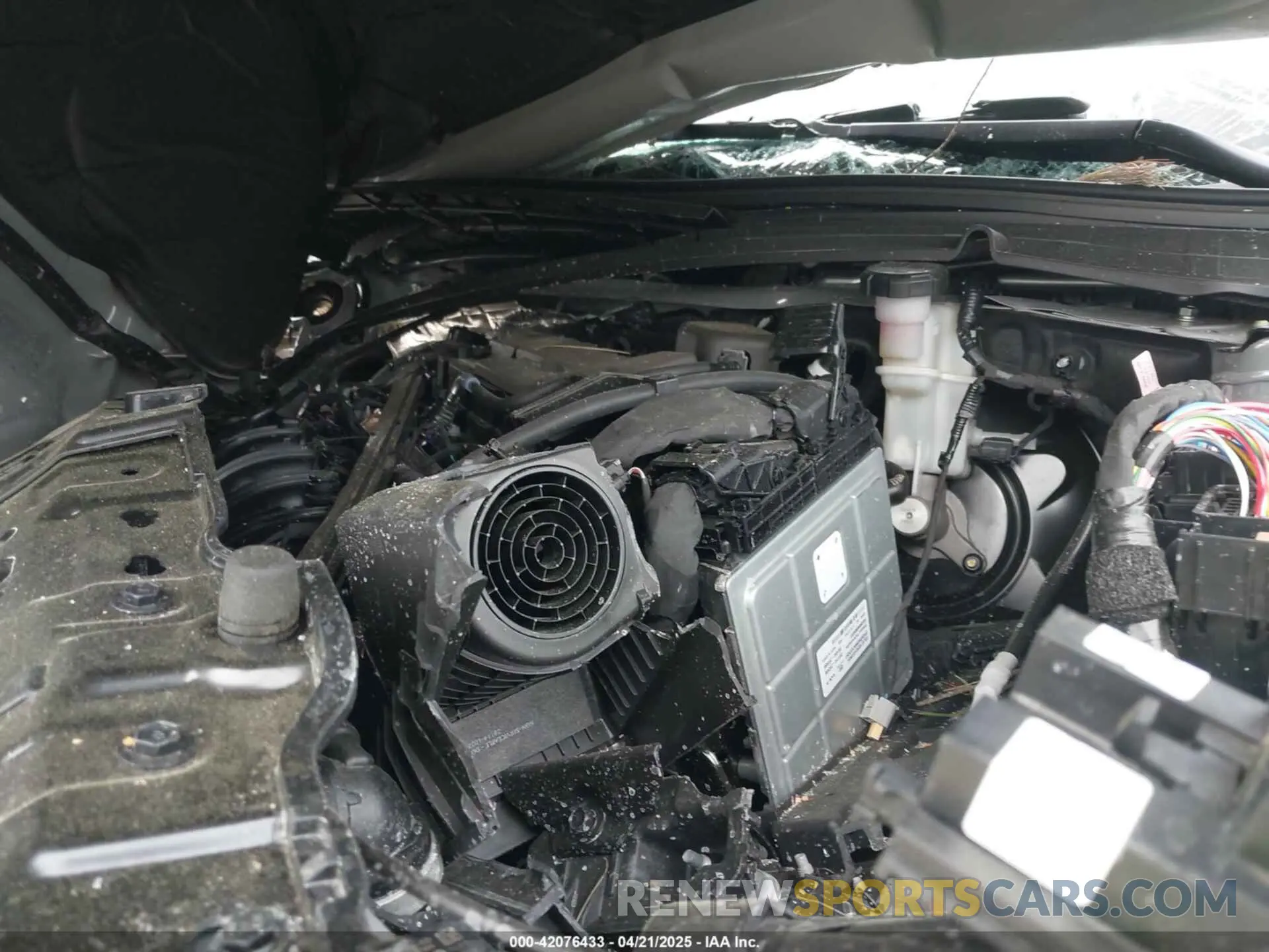 10 Photograph of a damaged car KNAG64J72S5350183 KIA K5 2025