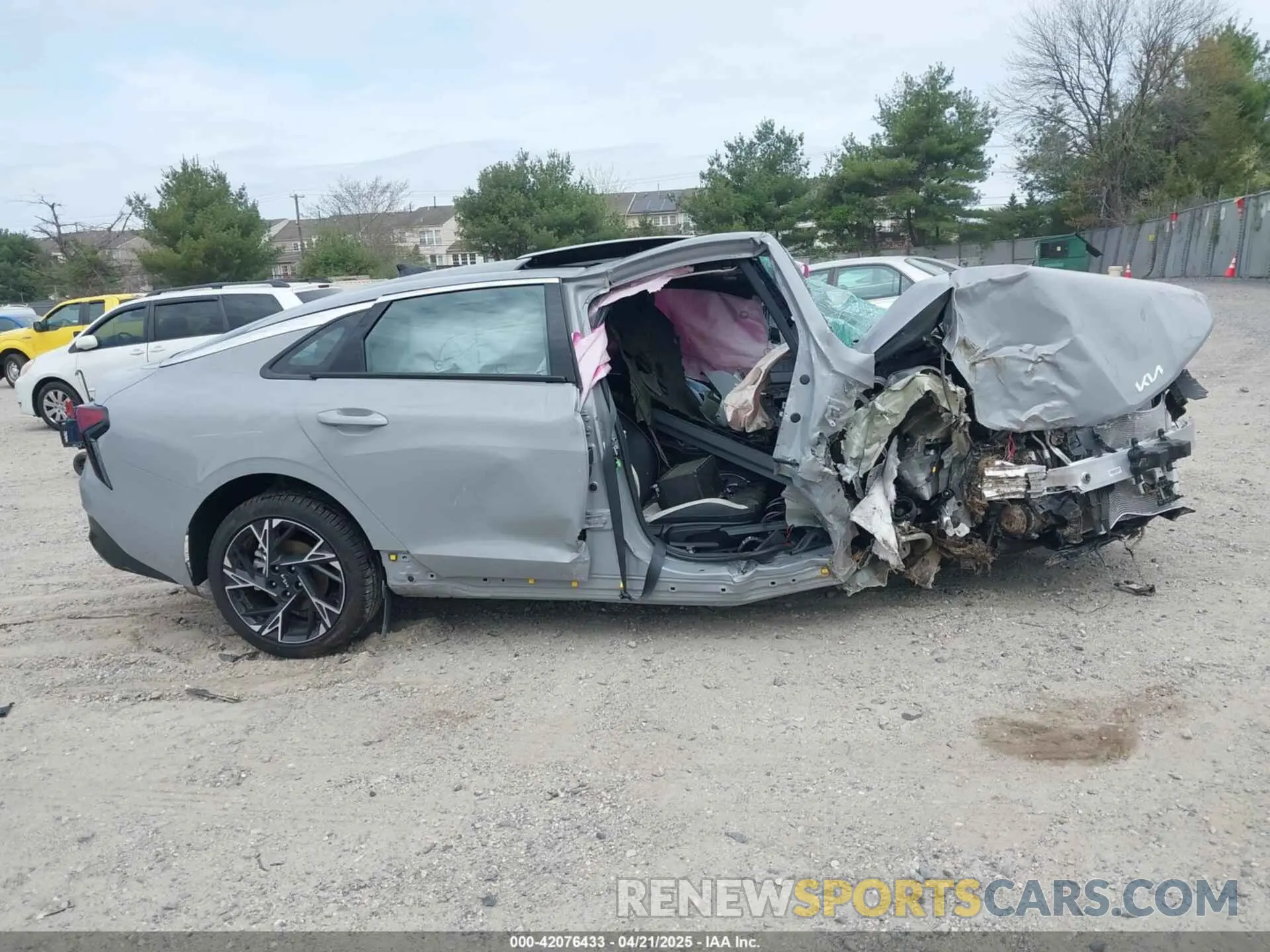 14 Photograph of a damaged car KNAG64J72S5350183 KIA K5 2025