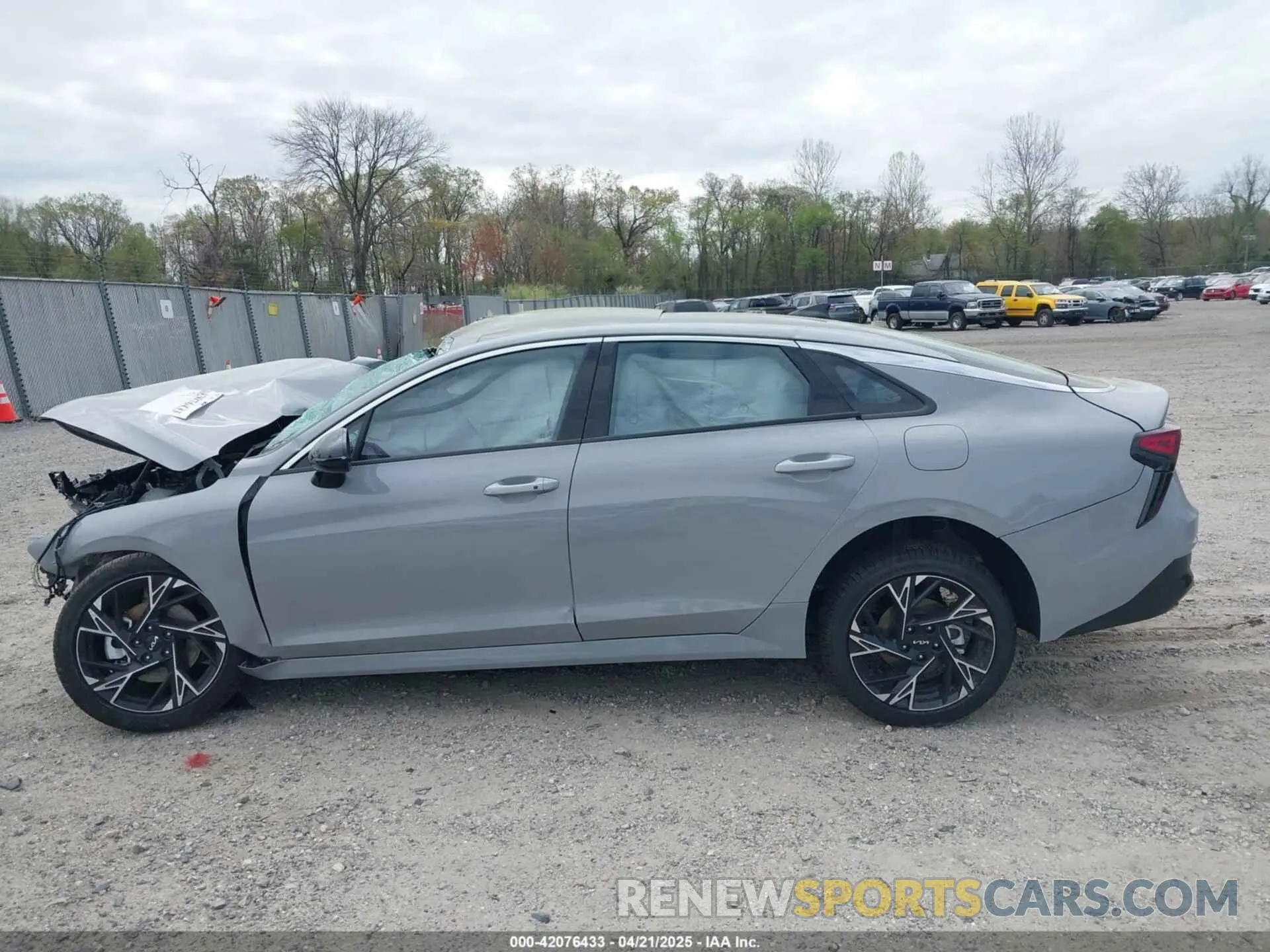 15 Photograph of a damaged car KNAG64J72S5350183 KIA K5 2025