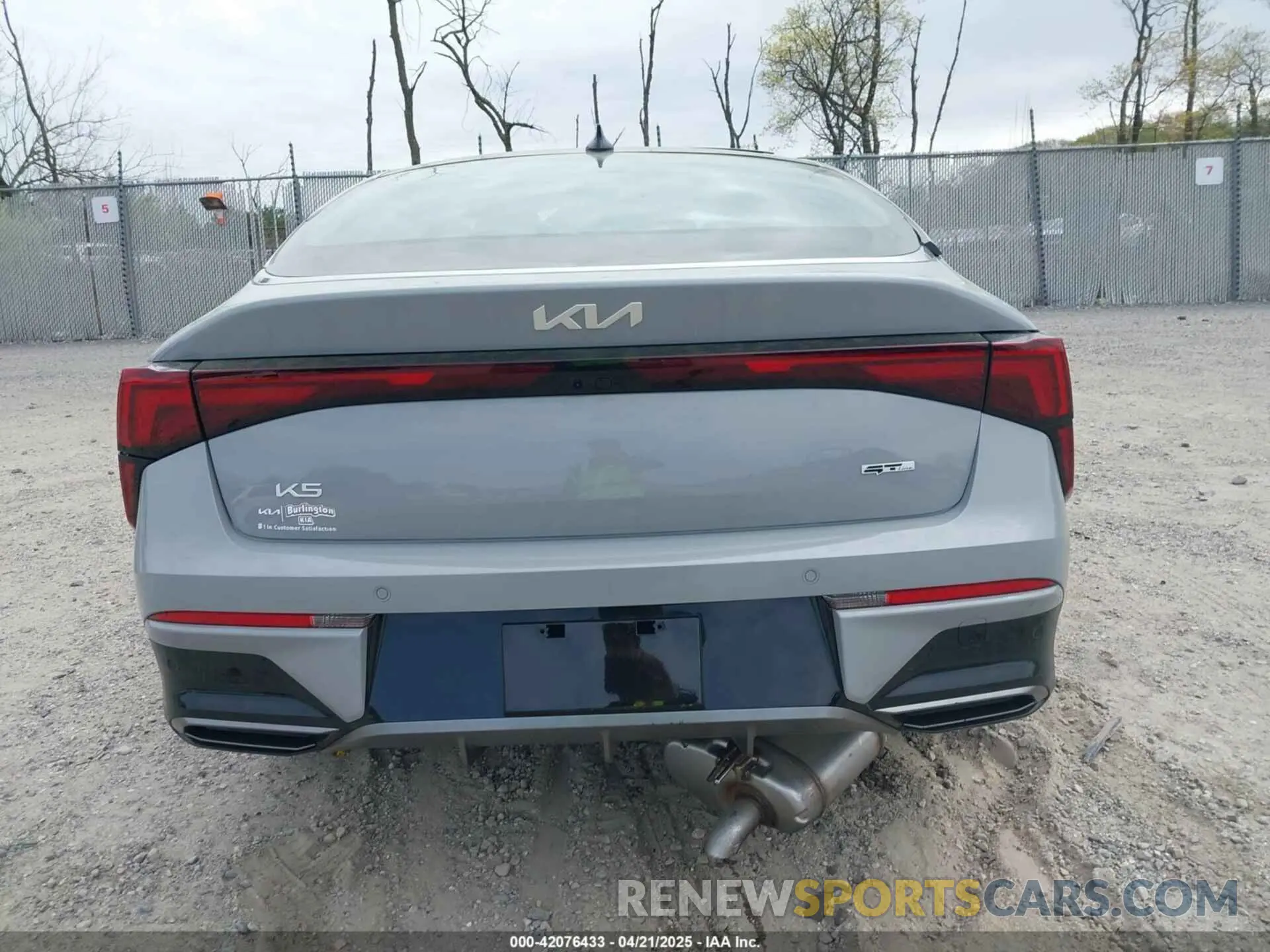 17 Photograph of a damaged car KNAG64J72S5350183 KIA K5 2025