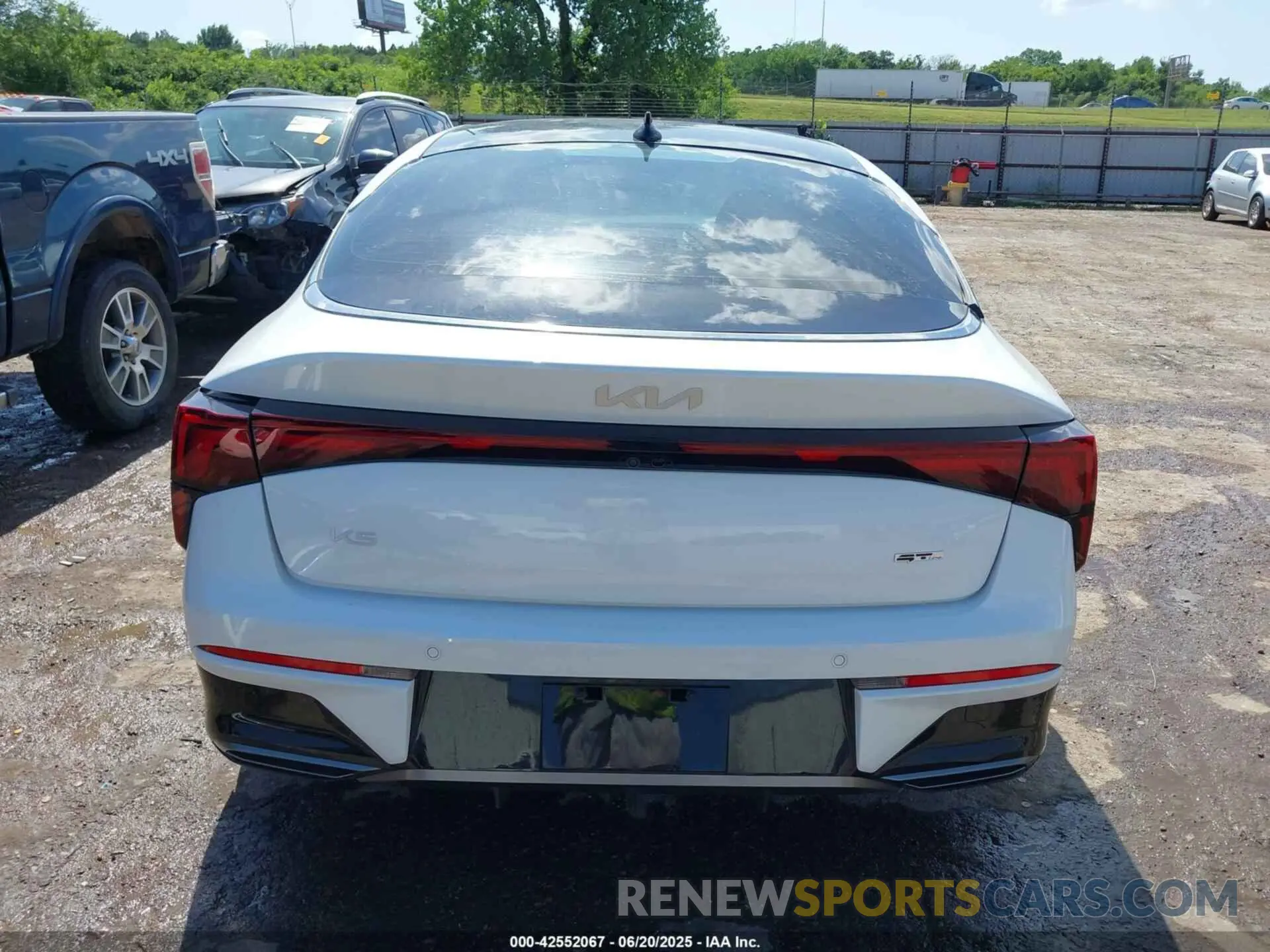 17 Photograph of a damaged car KNAG64J73S5291726 KIA K5 2025