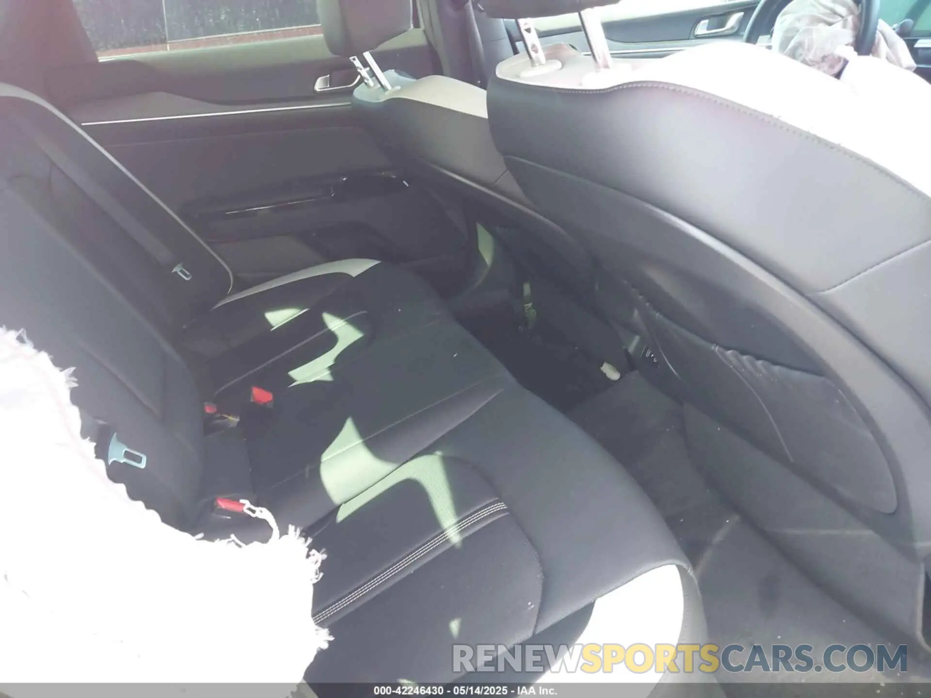 8 Photograph of a damaged car KNAG64J74S5320148 KIA K5 2025