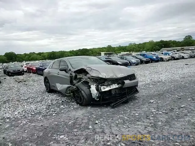 15 Photograph of a damaged car KNAG64J74S5335250 KIA K5 2025