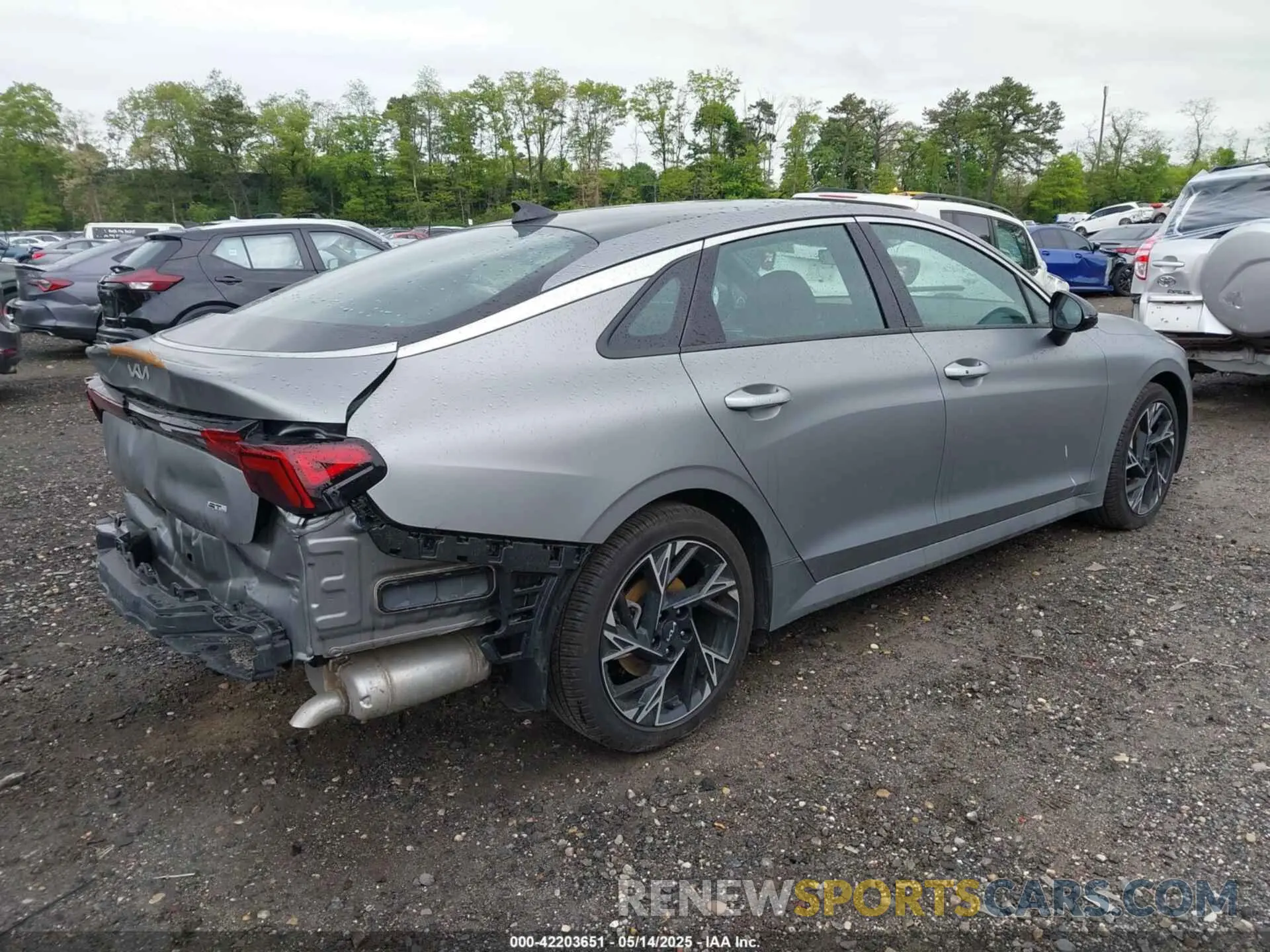 4 Photograph of a damaged car KNAG64J75S5289427 KIA K5 2025