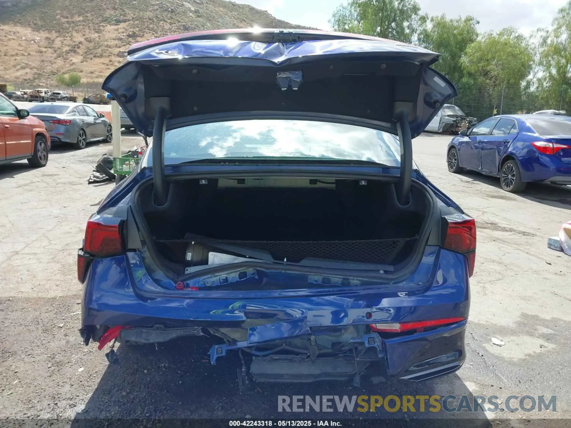 16 Photograph of a damaged car KNAG64J75S5299455 KIA K5 2025