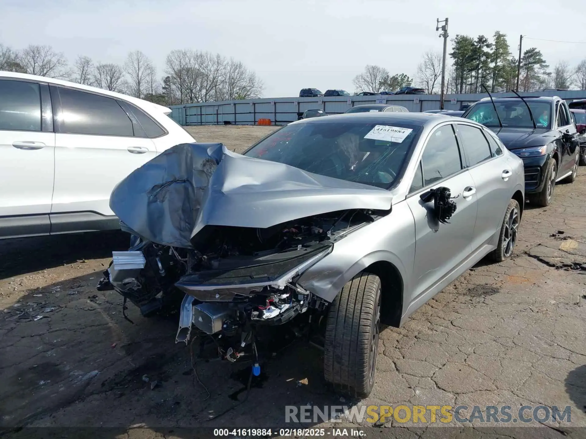 2 Photograph of a damaged car KNAG64J76S5291204 KIA K5 2025