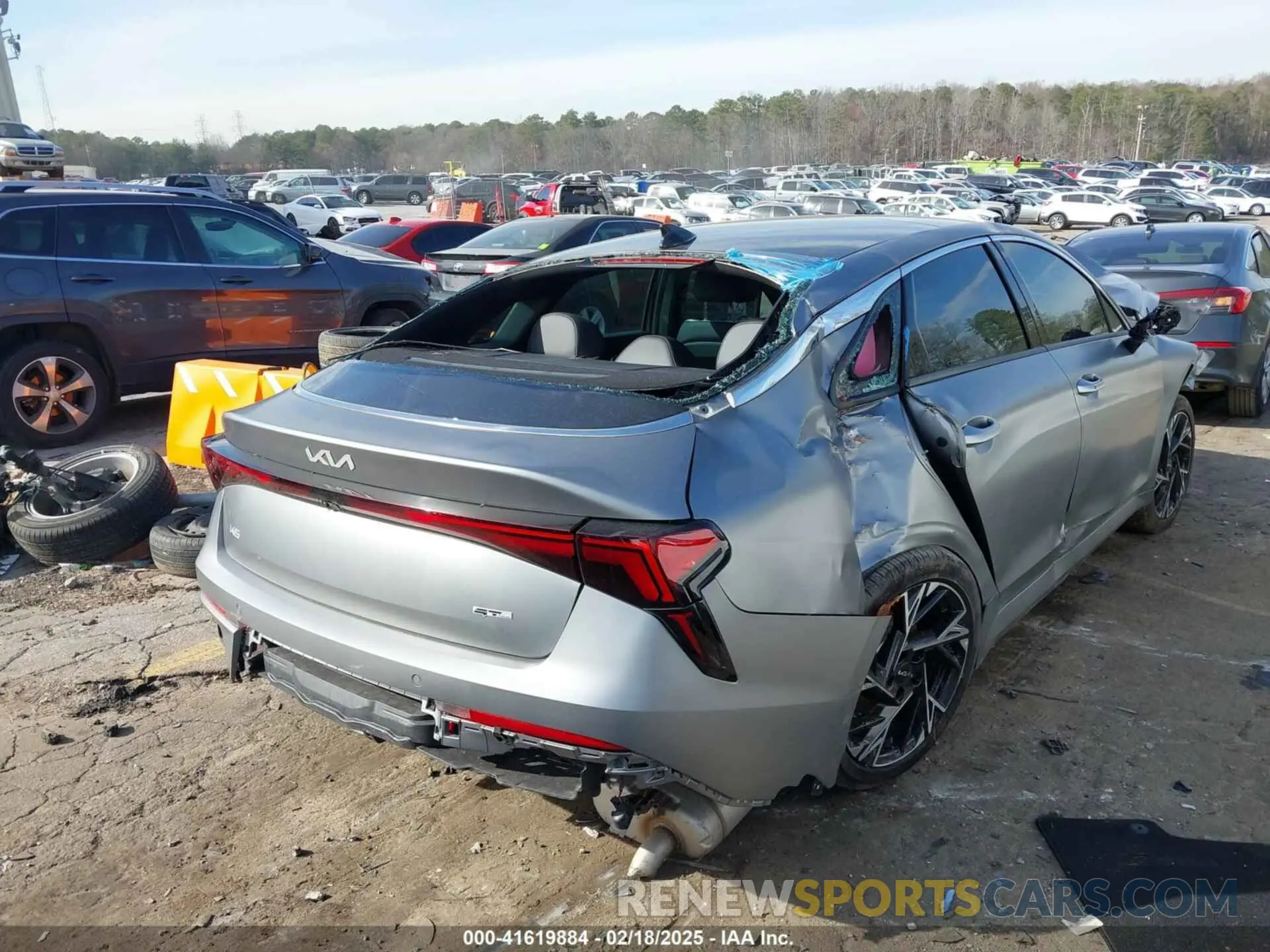 4 Photograph of a damaged car KNAG64J76S5291204 KIA K5 2025