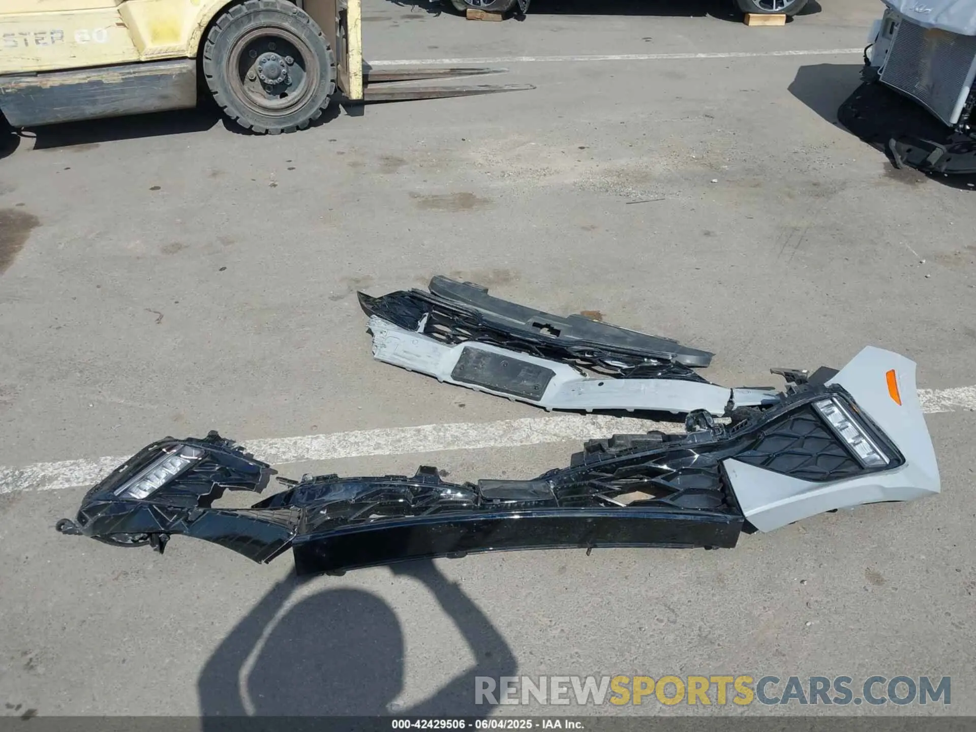 12 Photograph of a damaged car KNAG64J76S5304548 KIA K5 2025