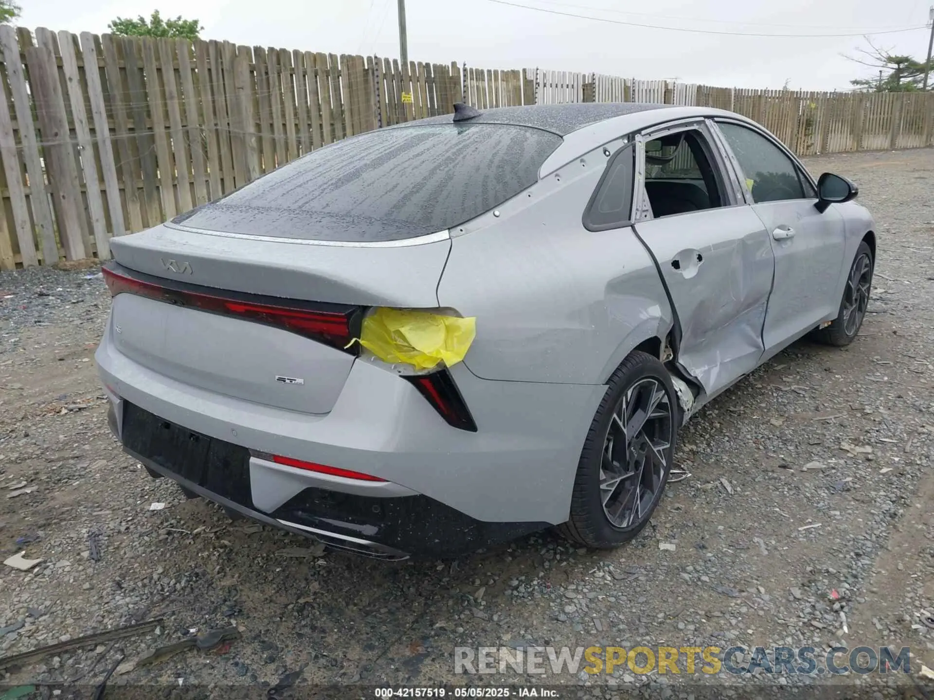 4 Photograph of a damaged car KNAG64J76S5316831 KIA K5 2025