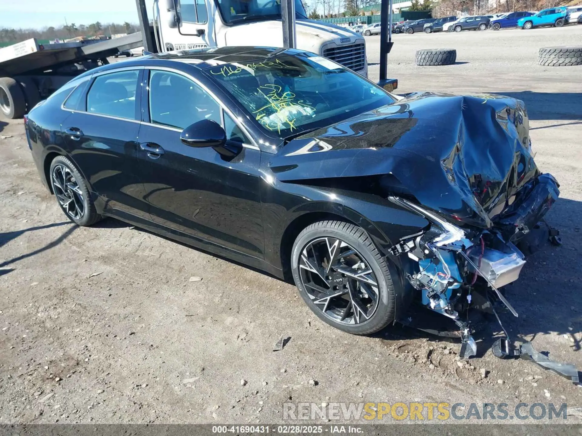 1 Photograph of a damaged car KNAG64J76S5348307 KIA K5 2025