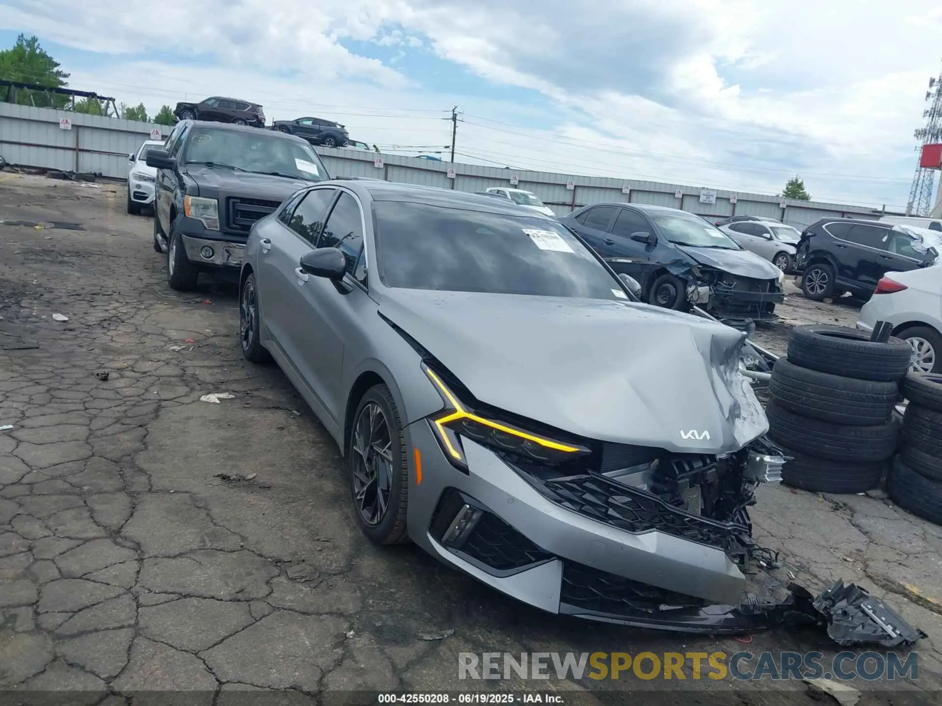 1 Photograph of a damaged car KNAG64J76S5358688 KIA K5 2025