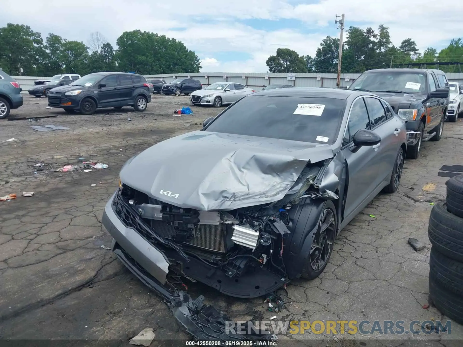 2 Photograph of a damaged car KNAG64J76S5358688 KIA K5 2025