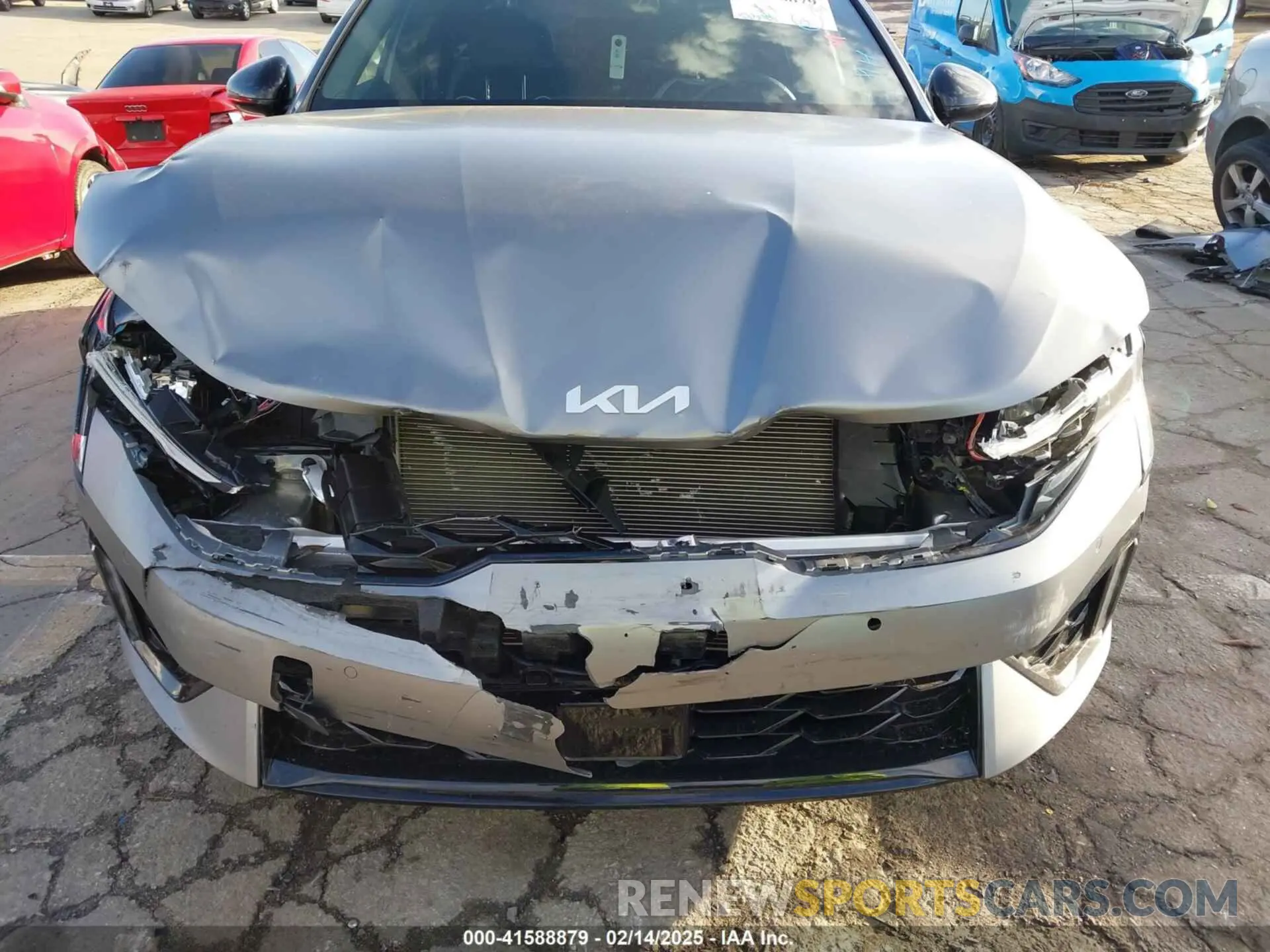 18 Photograph of a damaged car KNAG64J77S5289977 KIA K5 2025