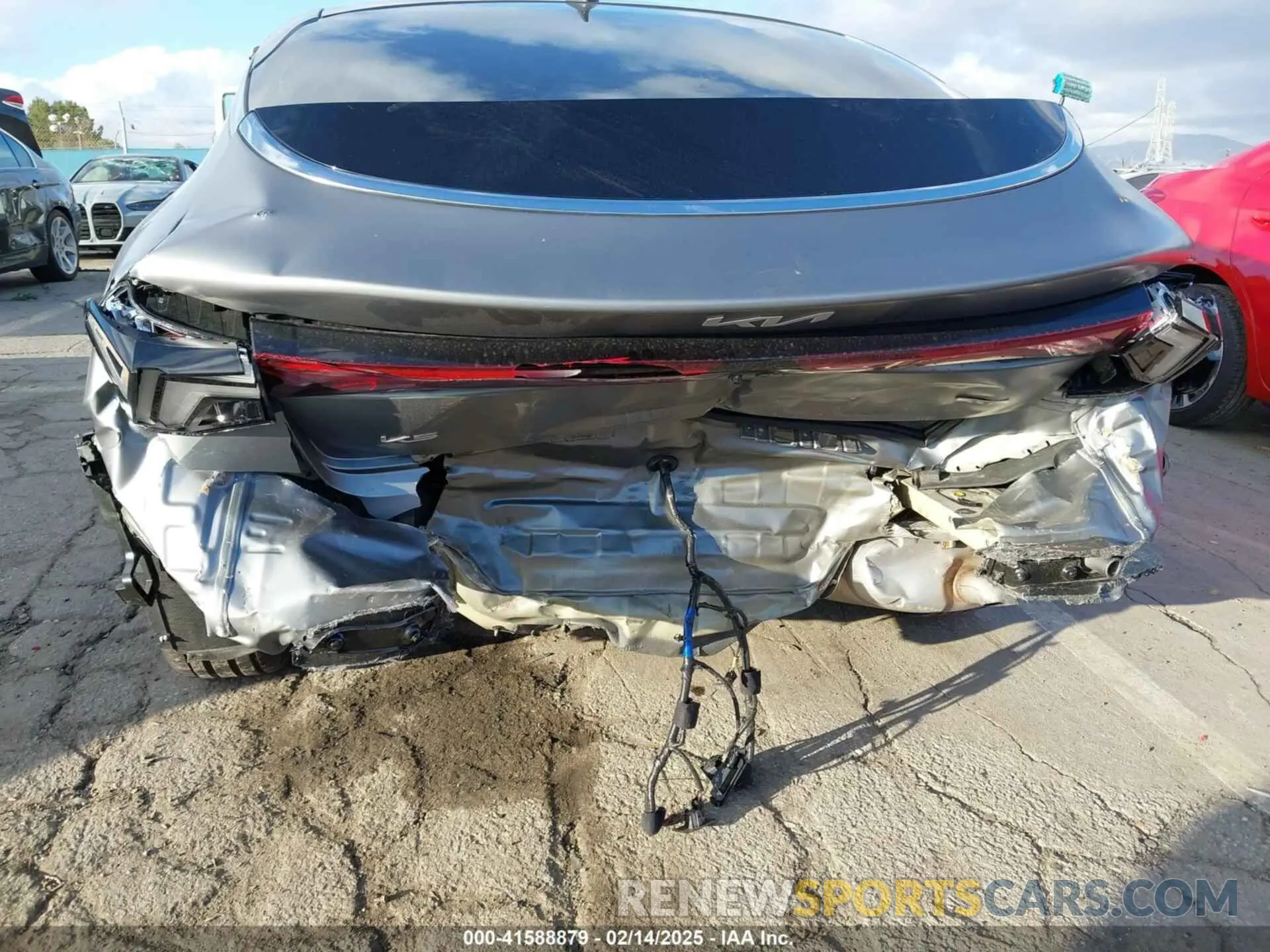 6 Photograph of a damaged car KNAG64J77S5289977 KIA K5 2025