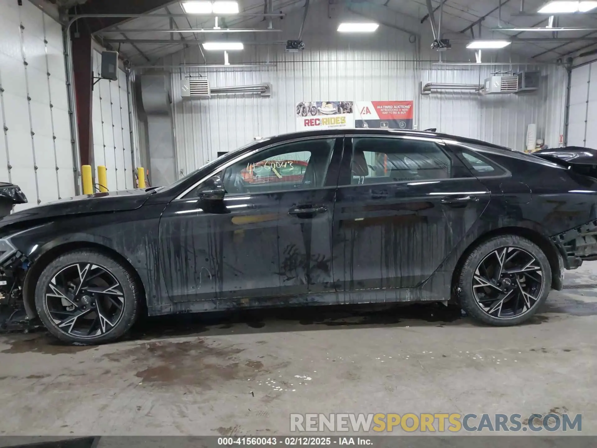 14 Photograph of a damaged car KNAG64J77S5292586 KIA K5 2025