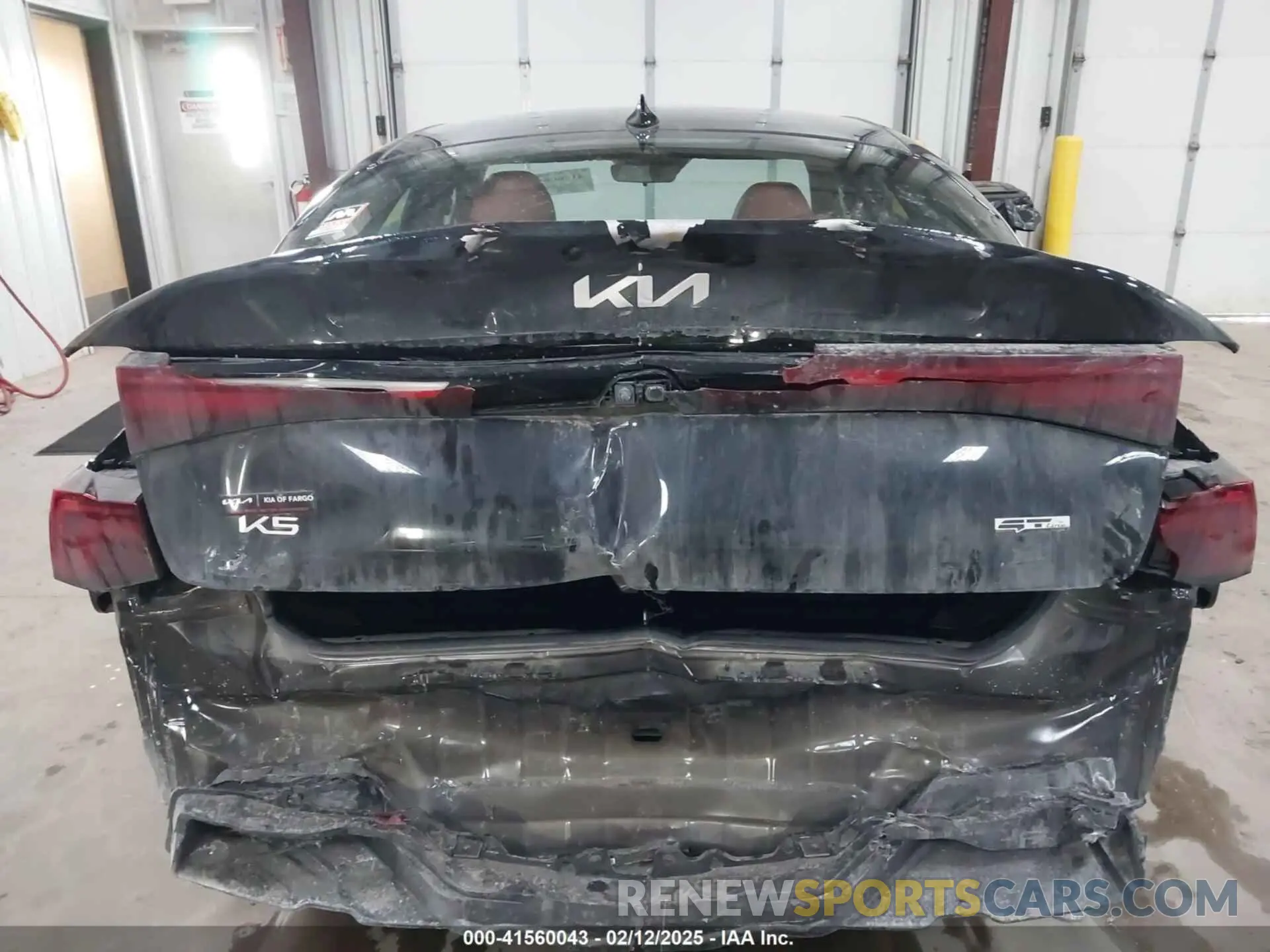 16 Photograph of a damaged car KNAG64J77S5292586 KIA K5 2025