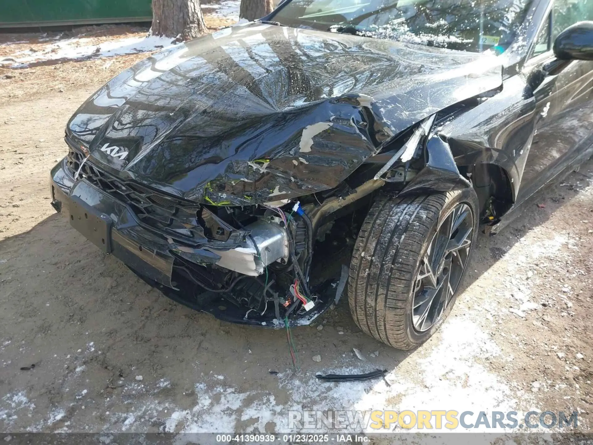6 Photograph of a damaged car KNAG64J77S5301108 KIA K5 2025