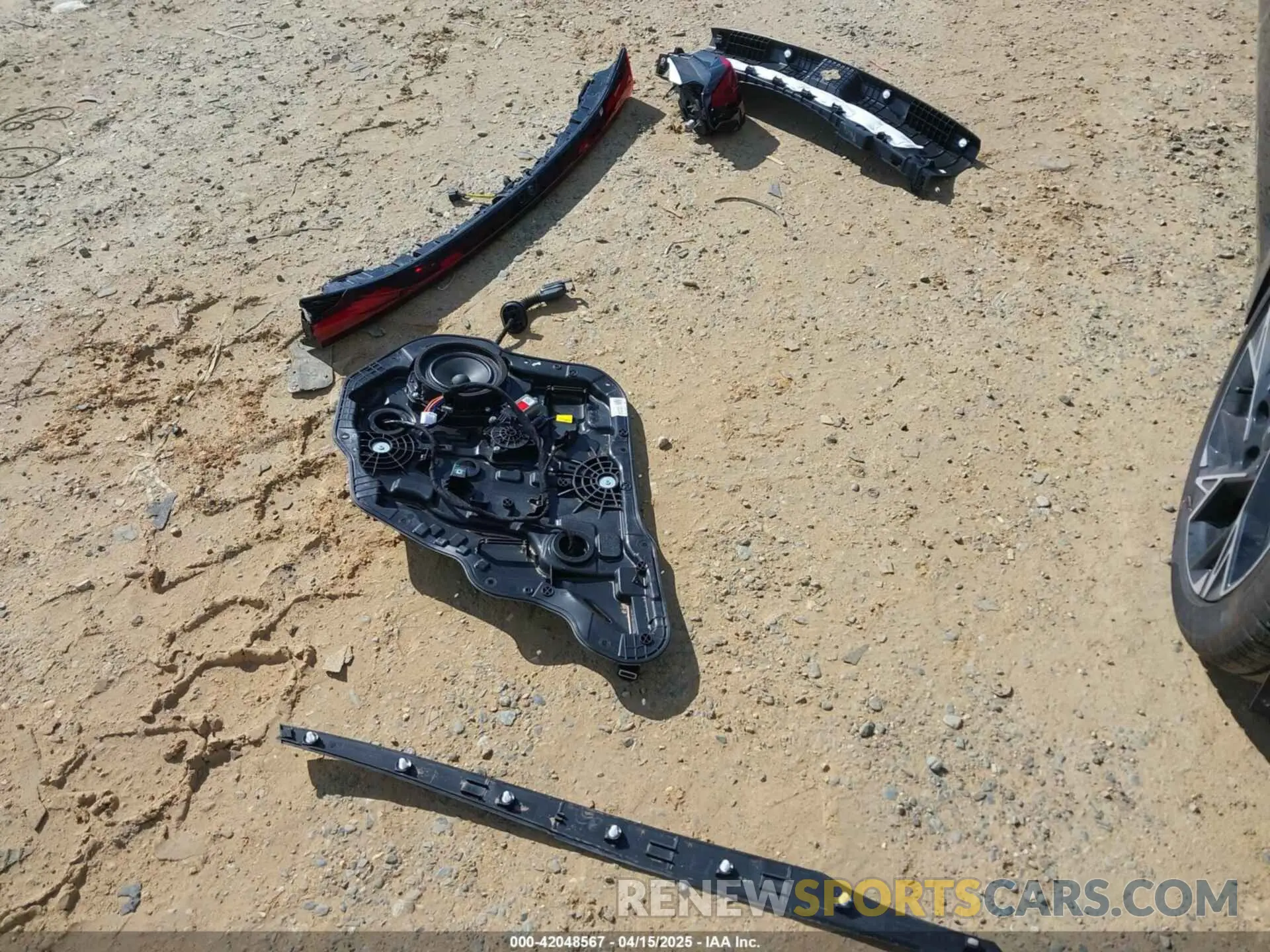 12 Photograph of a damaged car KNAG64J77S5301304 KIA K5 2025