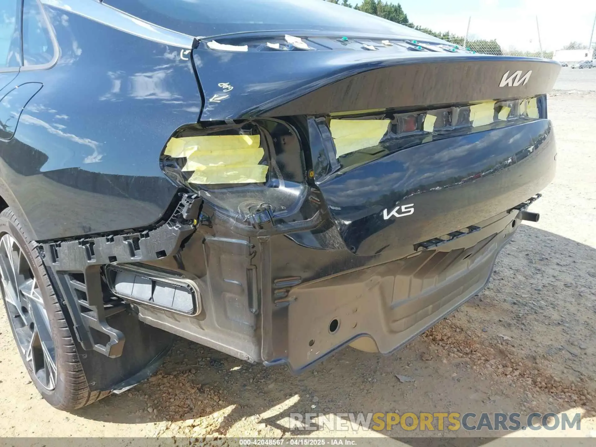 6 Photograph of a damaged car KNAG64J77S5301304 KIA K5 2025