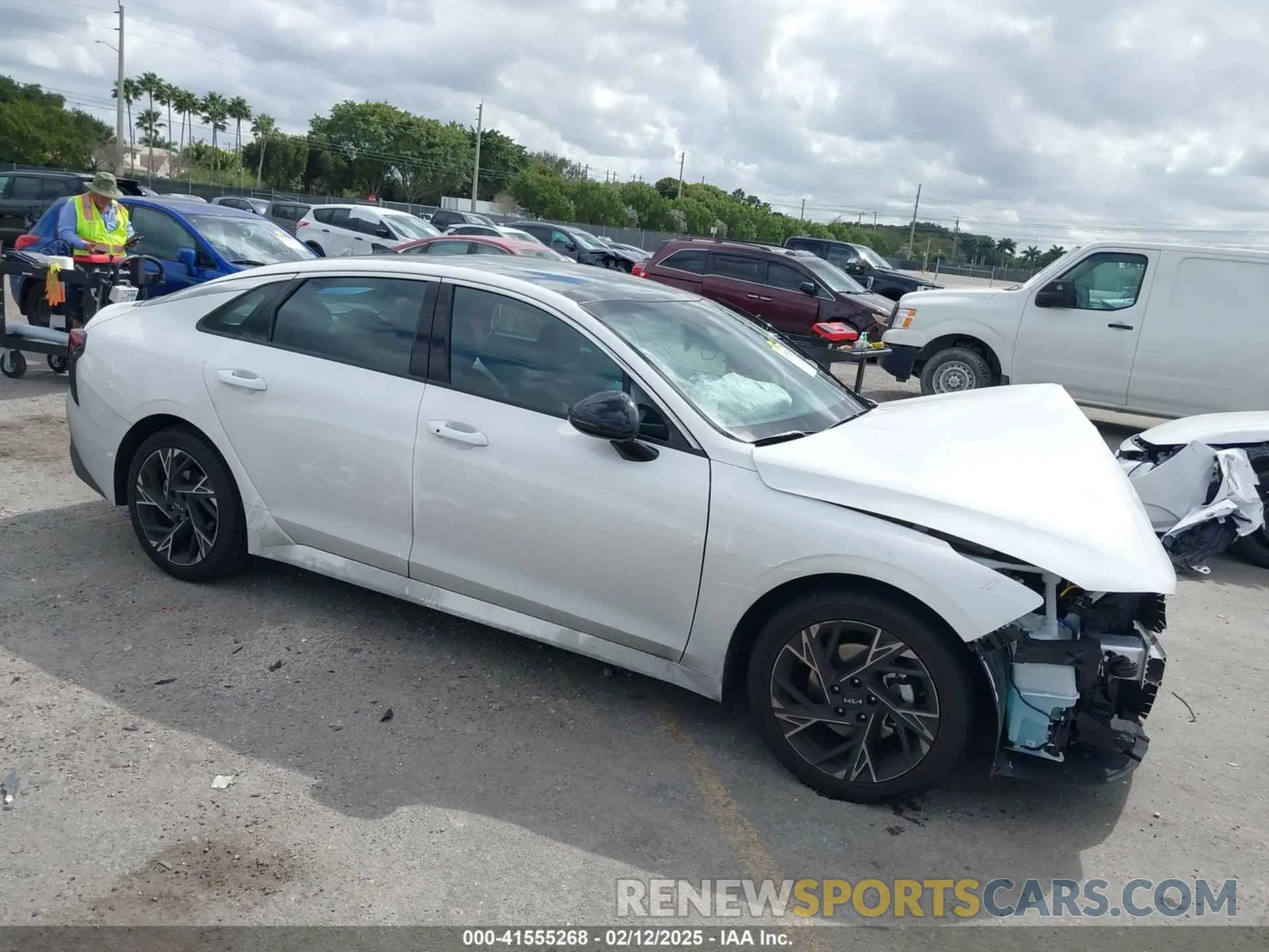 1 Photograph of a damaged car KNAG64J77S5313310 KIA K5 2025