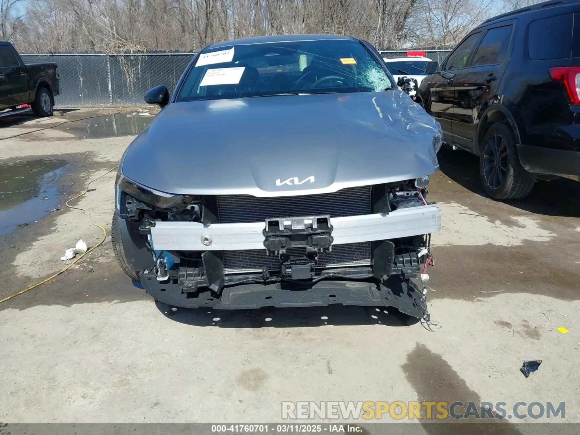 19 Photograph of a damaged car KNAG64J78S5311081 KIA K5 2025