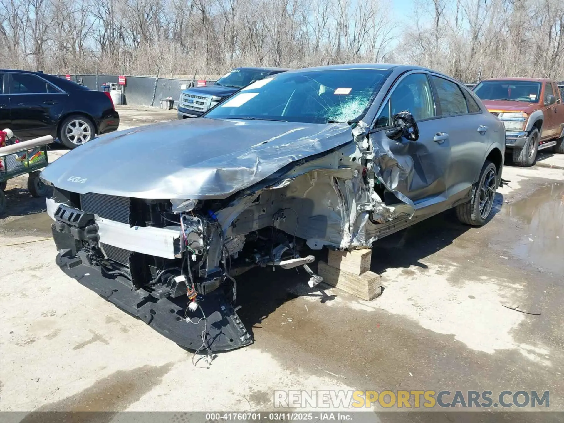 2 Photograph of a damaged car KNAG64J78S5311081 KIA K5 2025